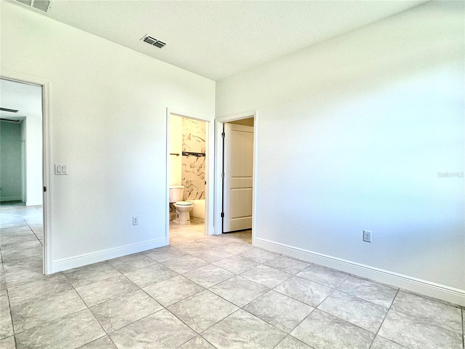 Image 33 of 43 For 10984 G Martinelli Boulevard