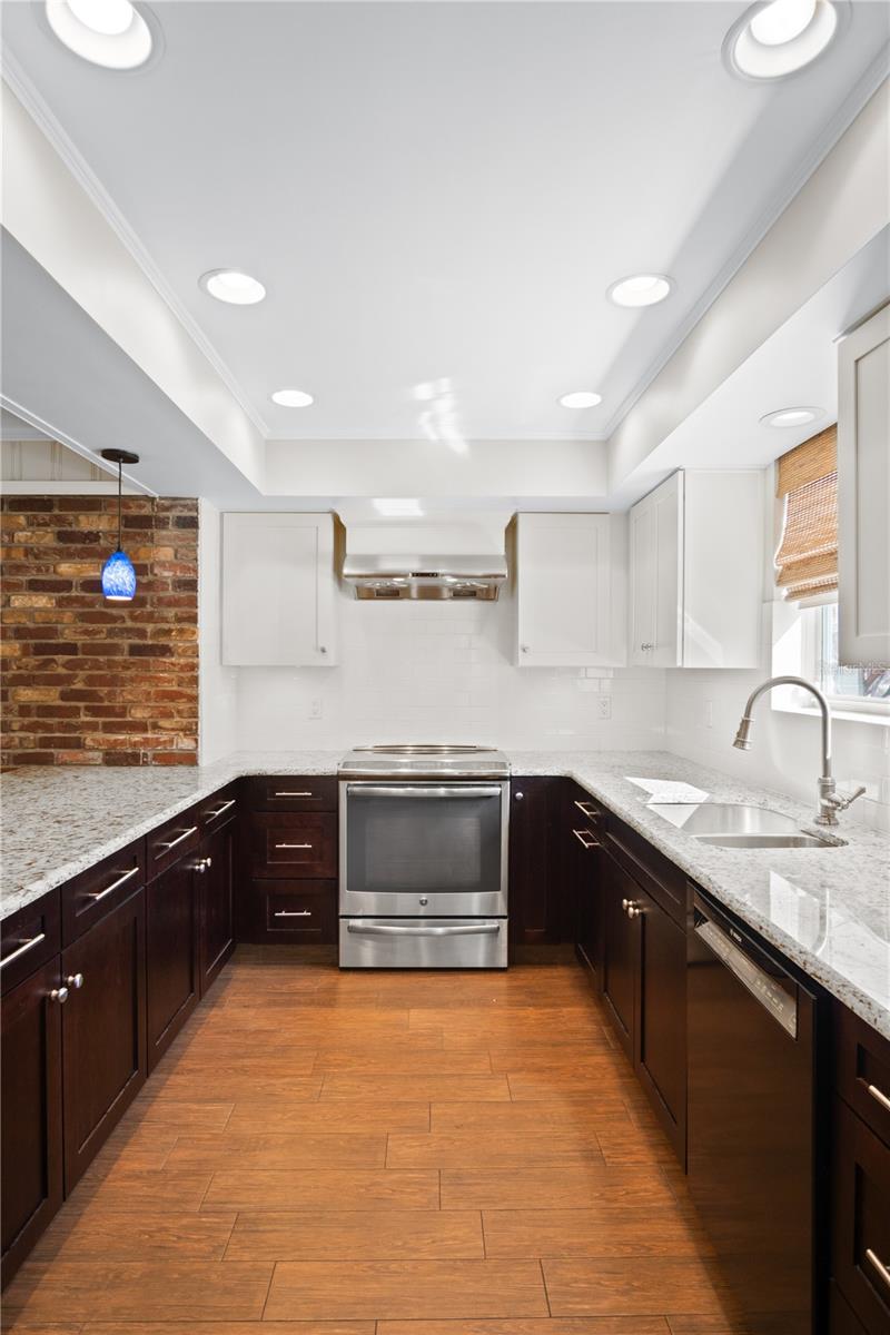 Image 10 of 50 For 1228 Spring Lake Drive