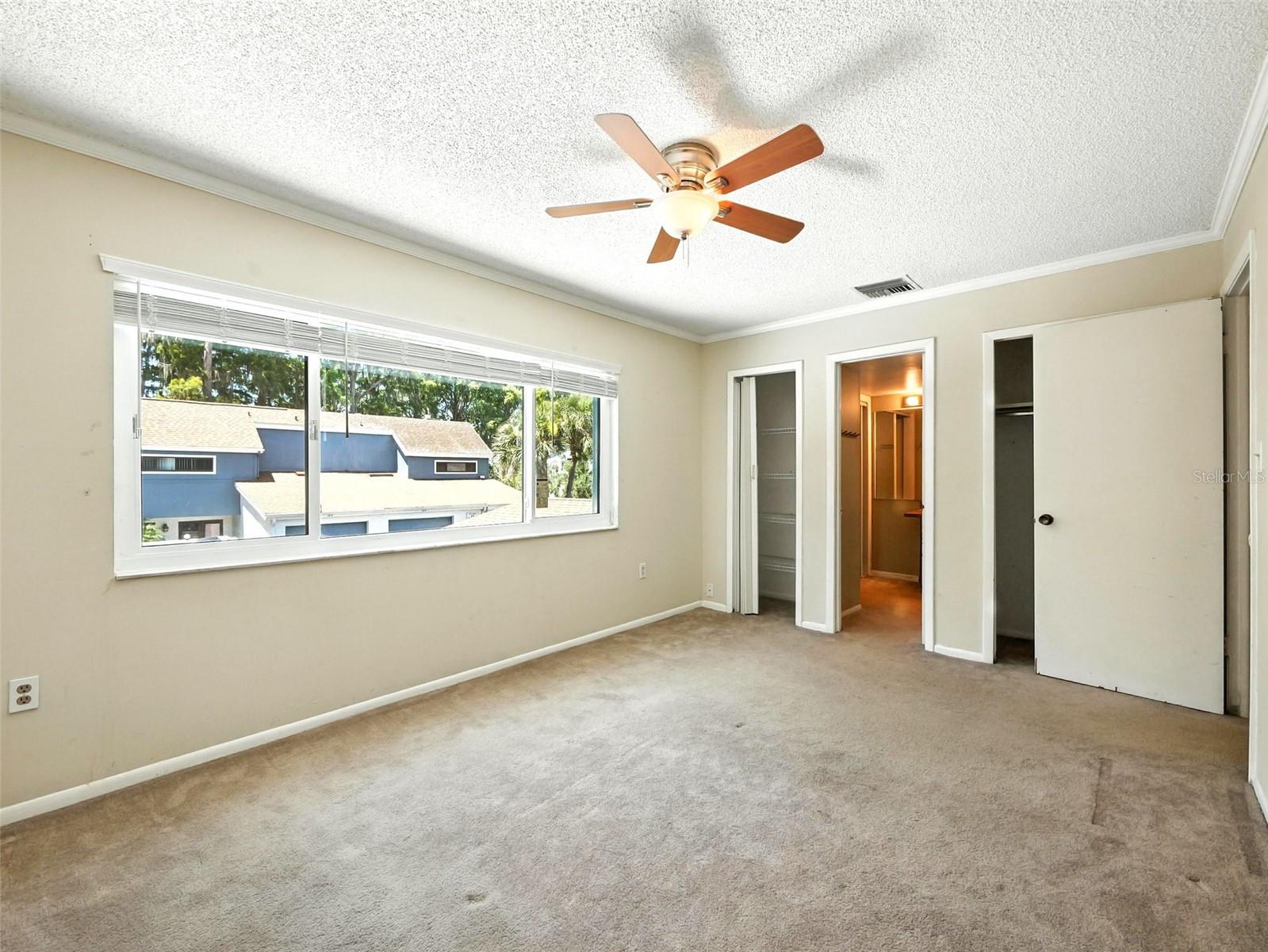 Image 12 of 49 For 174 Lago Vista Boulevard