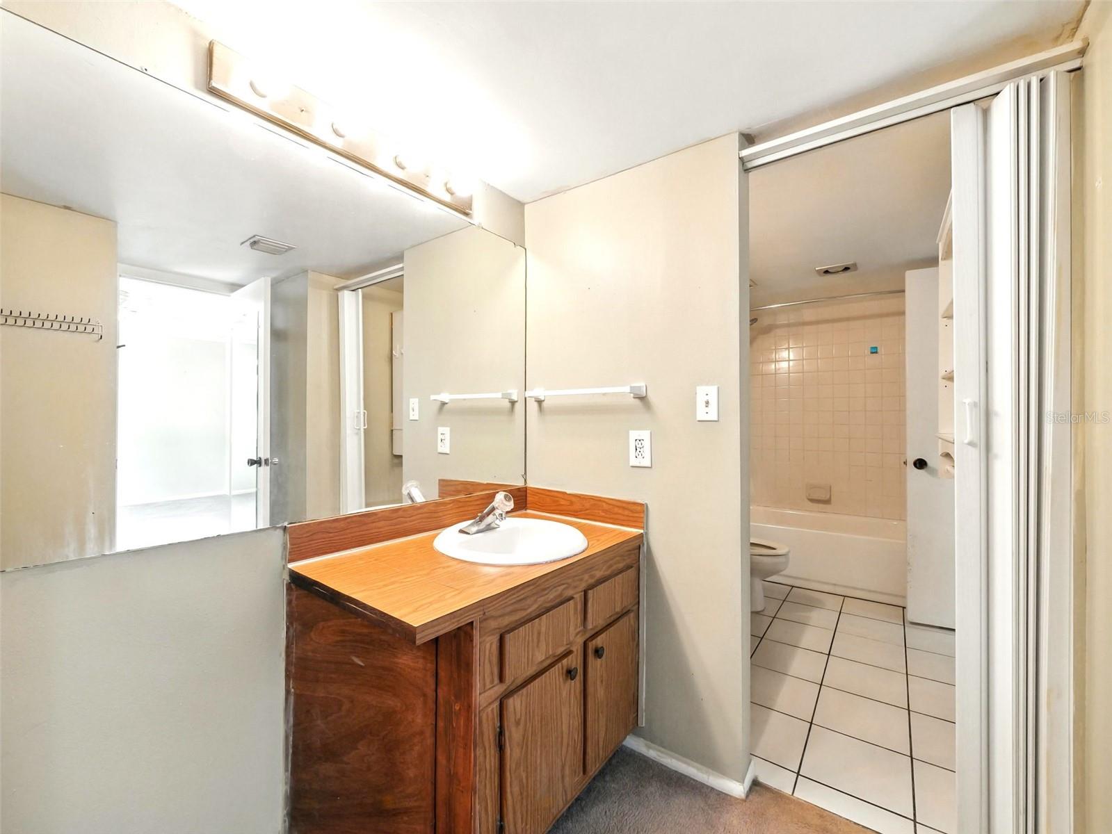 Image 13 of 49 For 174 Lago Vista Boulevard