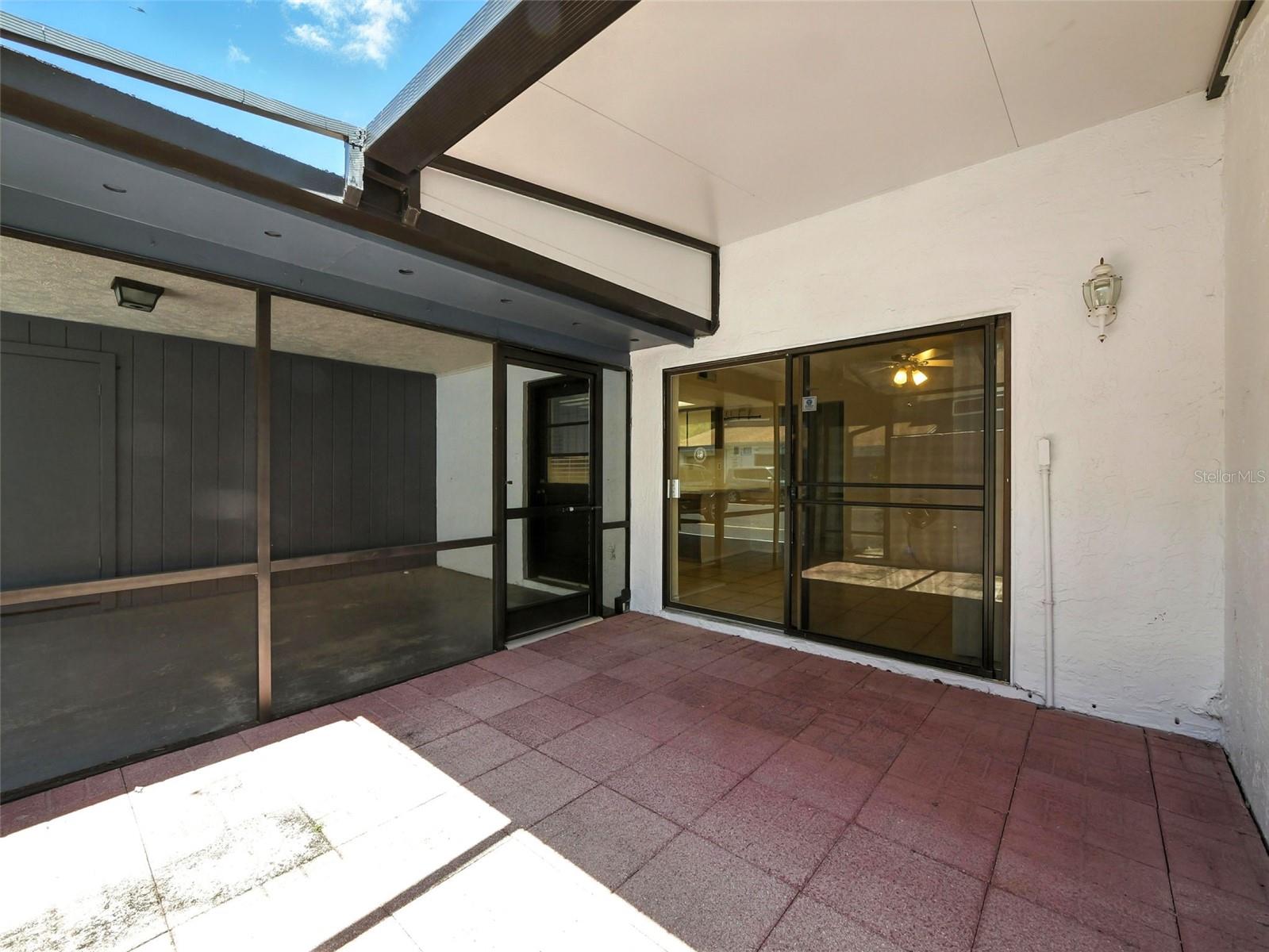 Image 18 of 49 For 174 Lago Vista Boulevard