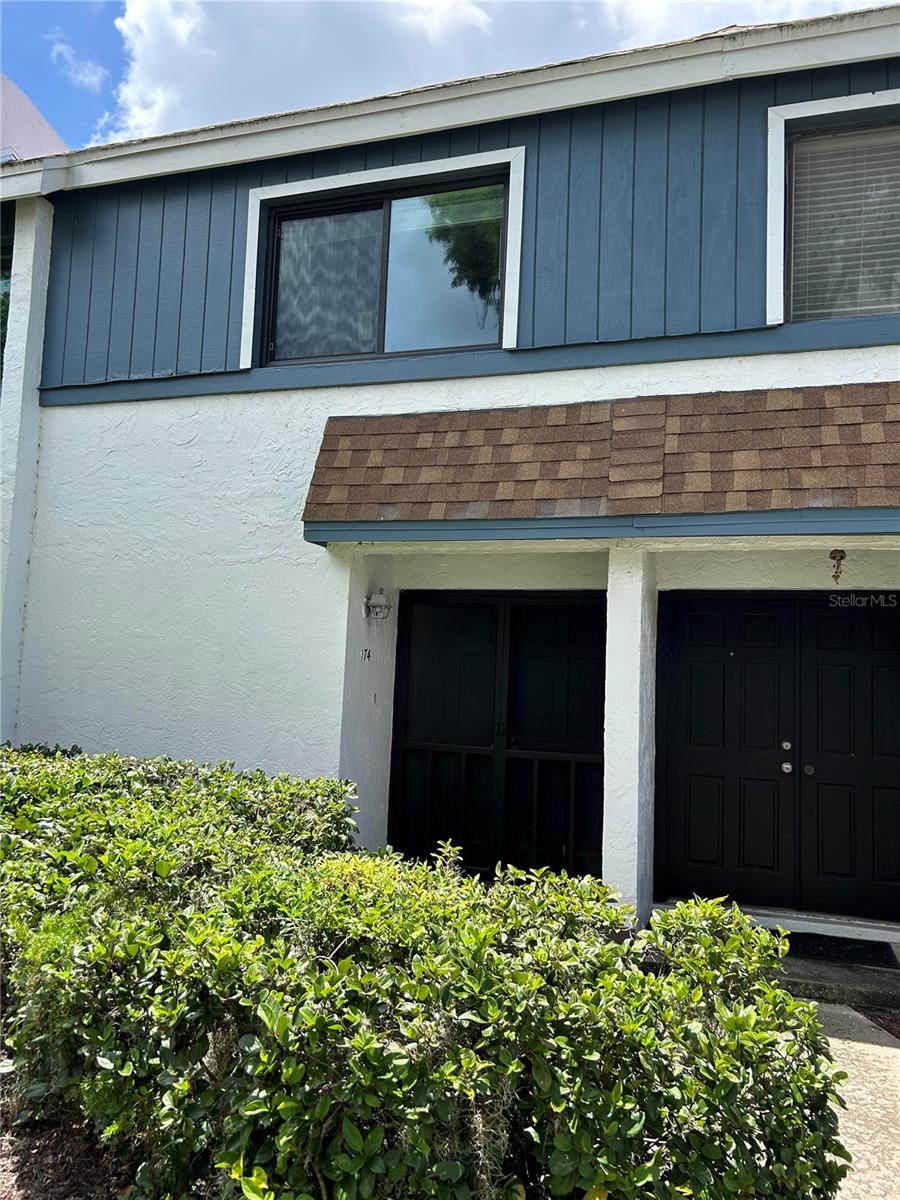 Image 27 of 49 For 174 Lago Vista Boulevard