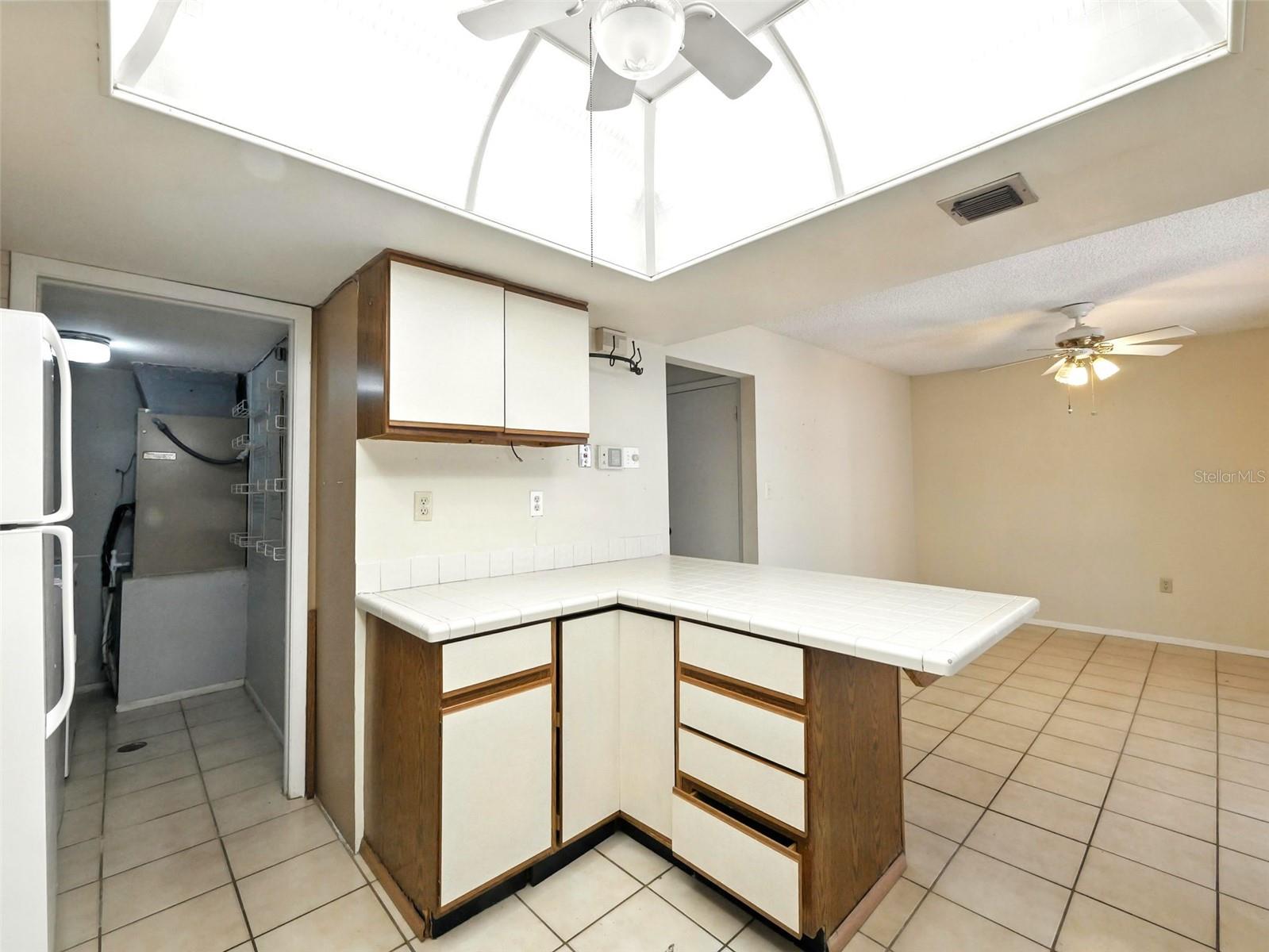 Image 4 of 49 For 174 Lago Vista Boulevard