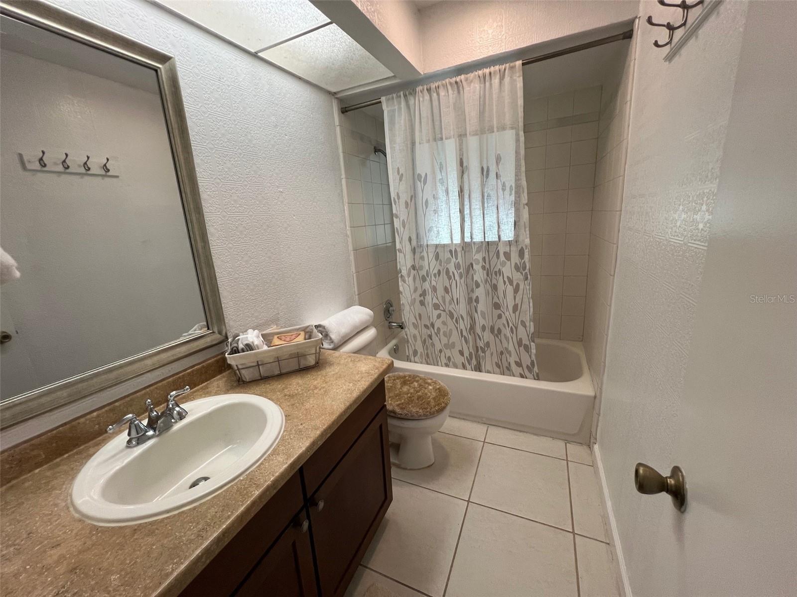 Image 6 of 18 For 702 Shepard Court
