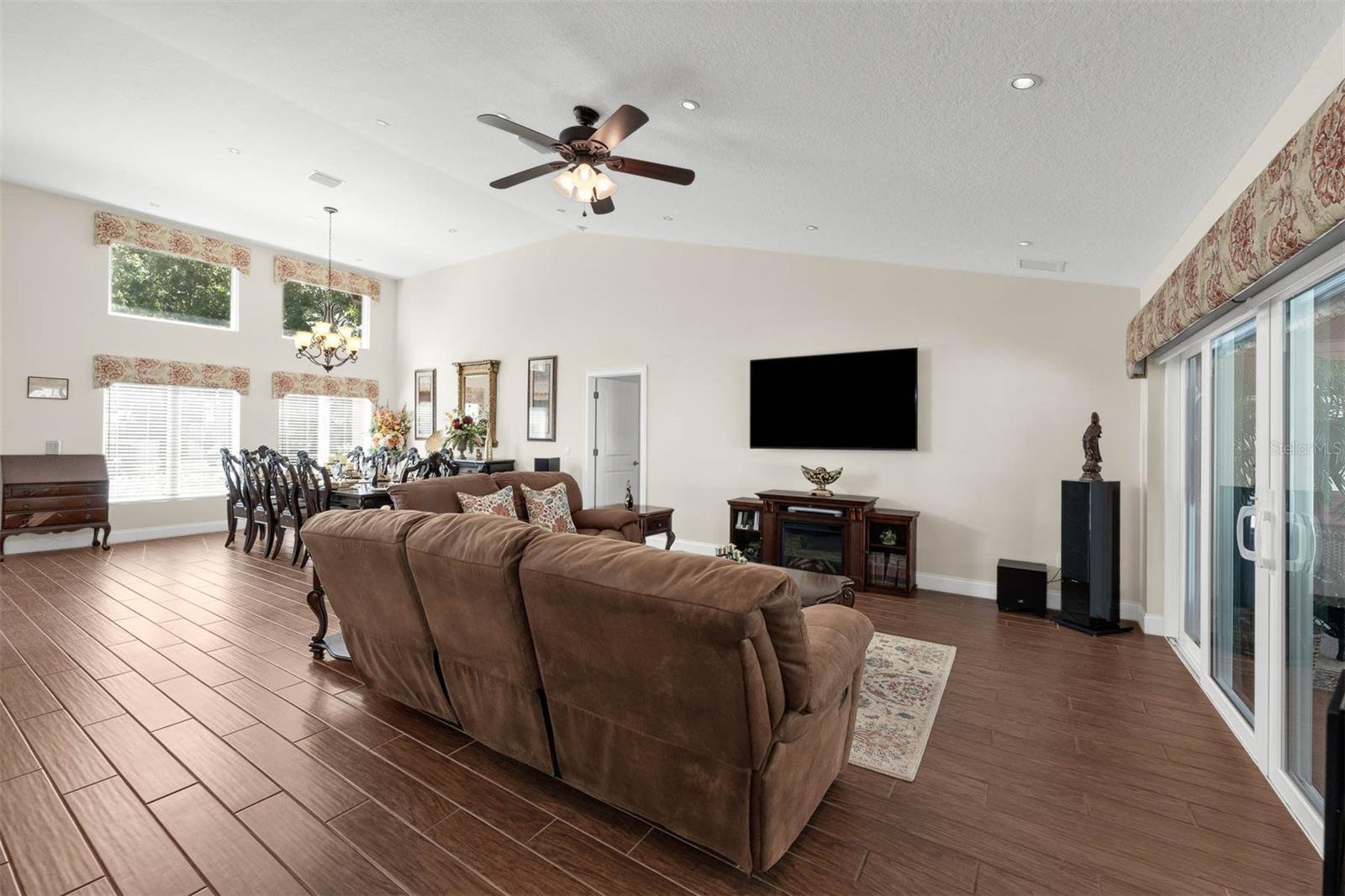 Image 14 of 72 For 9342 Bay Vista Estates Boulevard