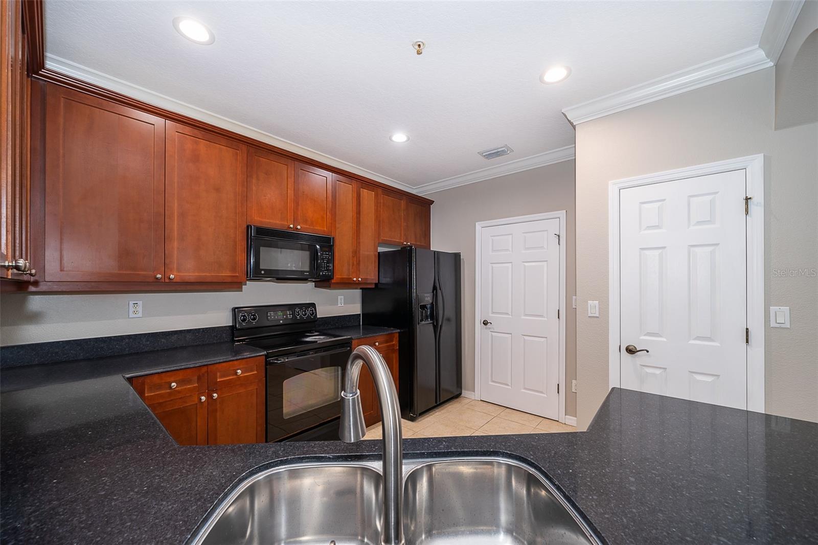 Image 16 of 24 For 11565 Mizzon Drive 814