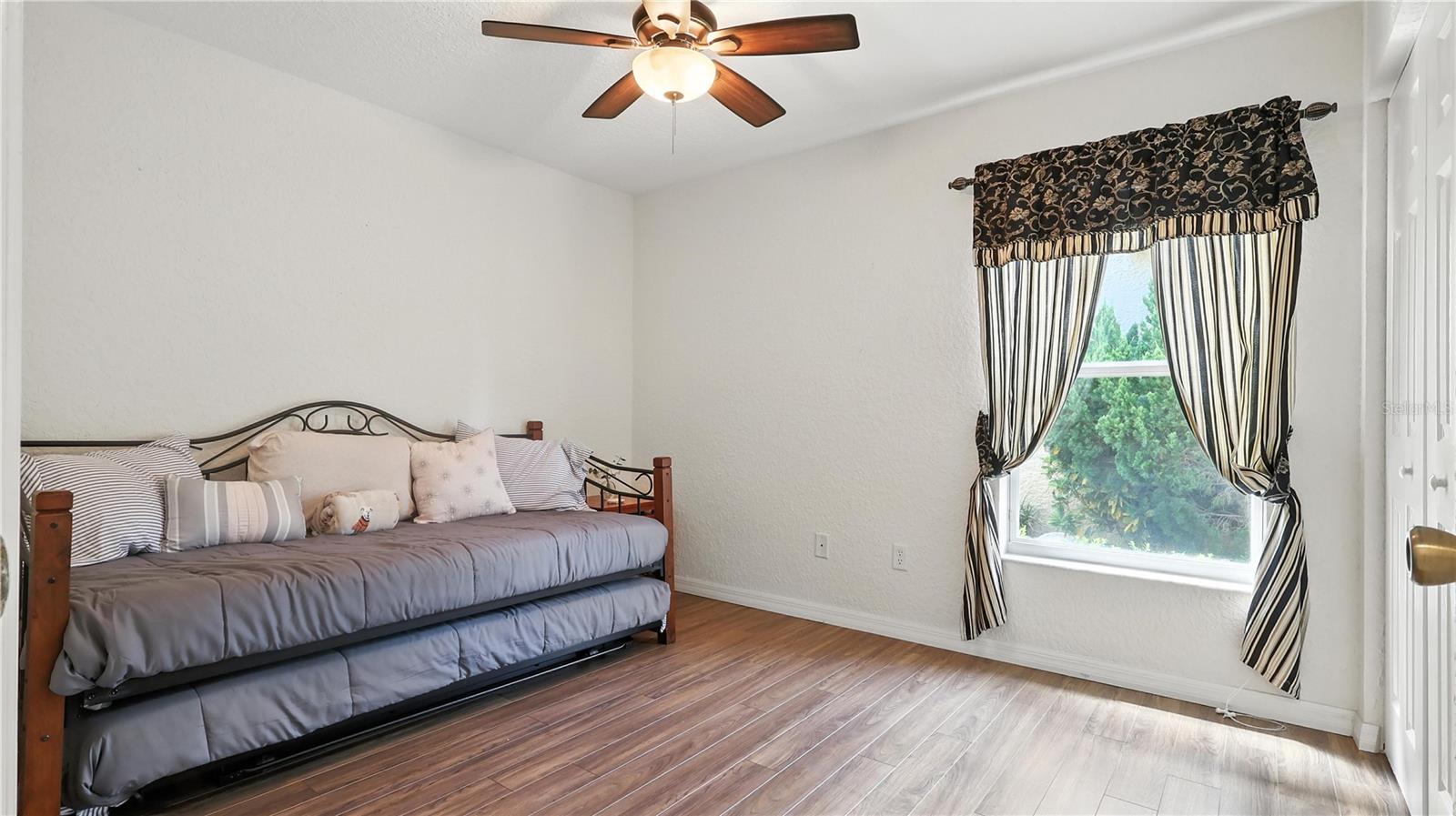Image 13 of 17 For 5115 122nd Boulevard