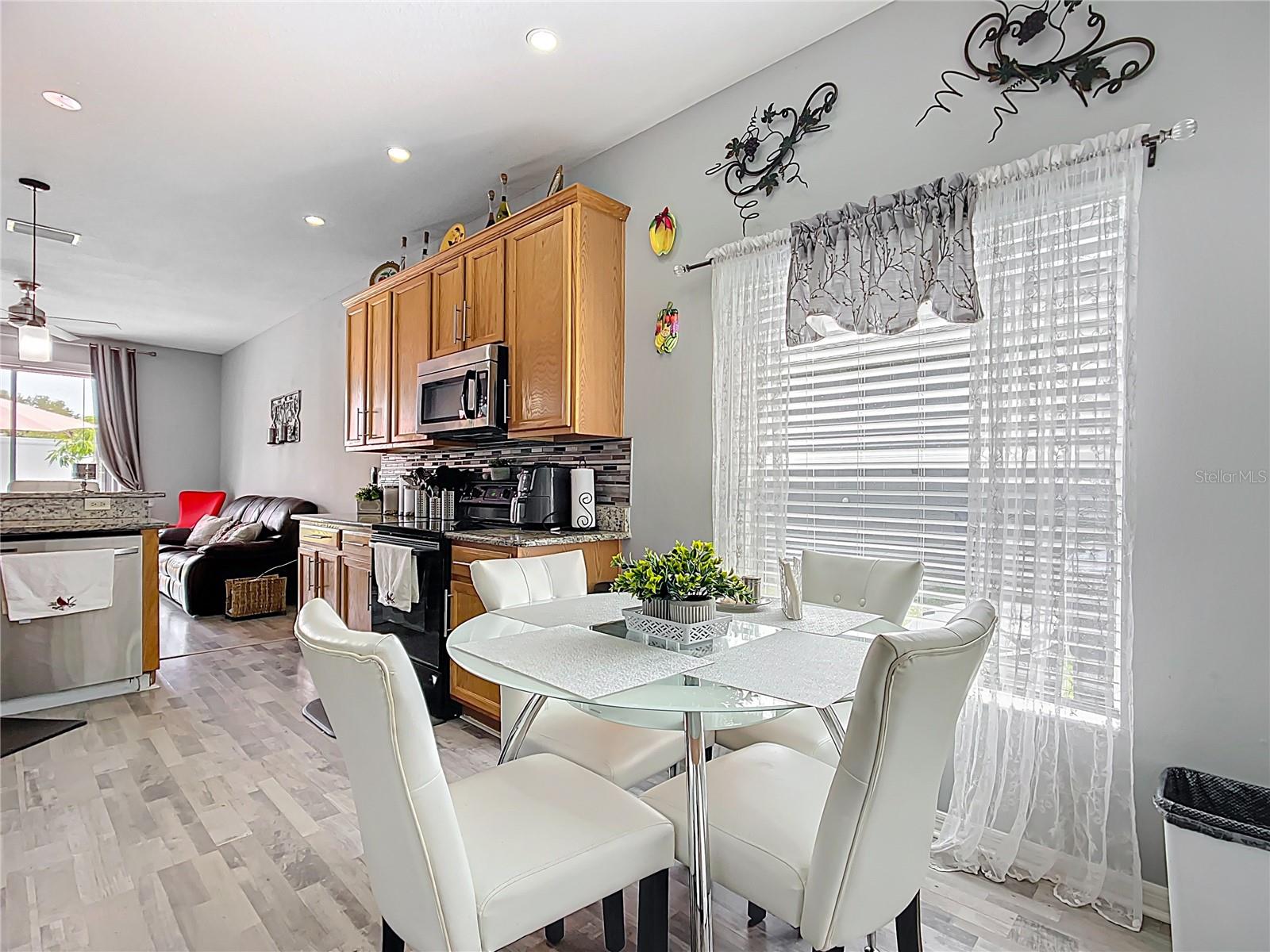 Image 11 of 44 For 5609 Forest Ridge Drive