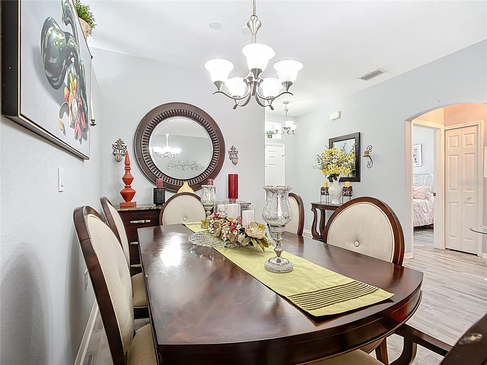 Image 17 of 44 For 5609 Forest Ridge Drive