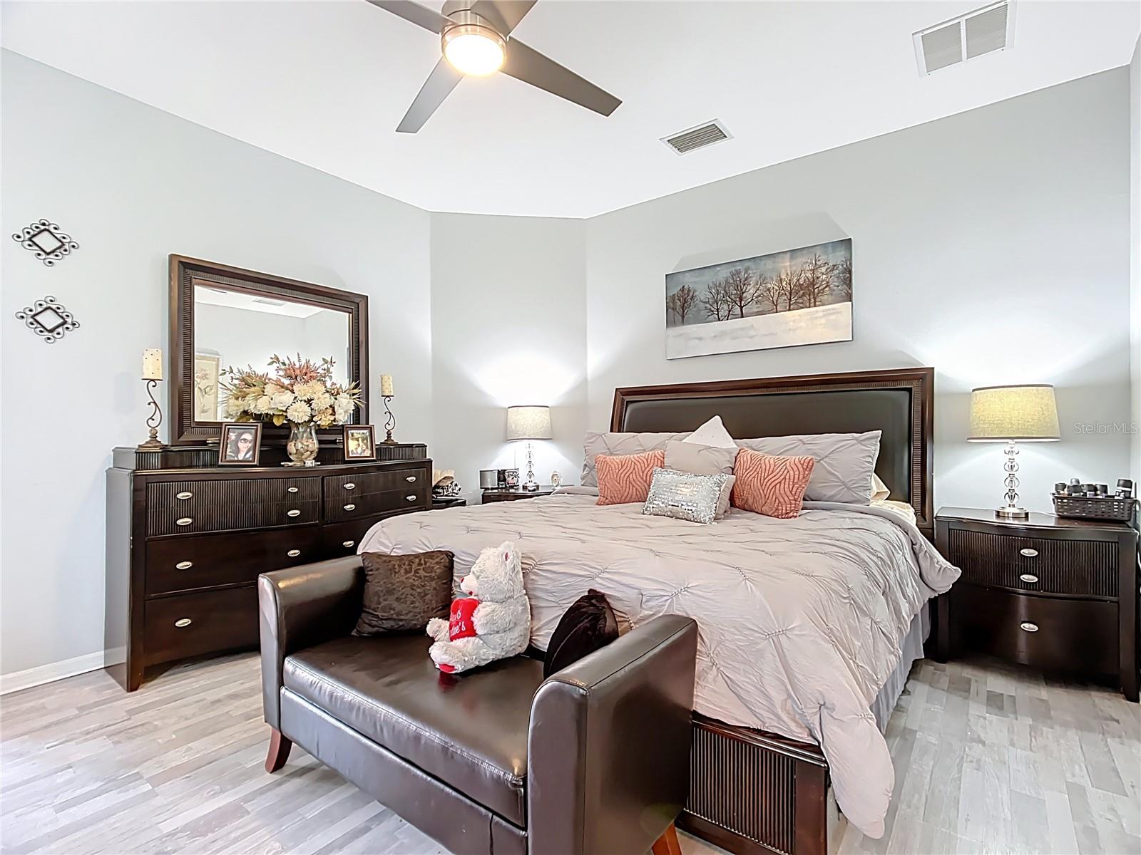 Image 19 of 44 For 5609 Forest Ridge Drive