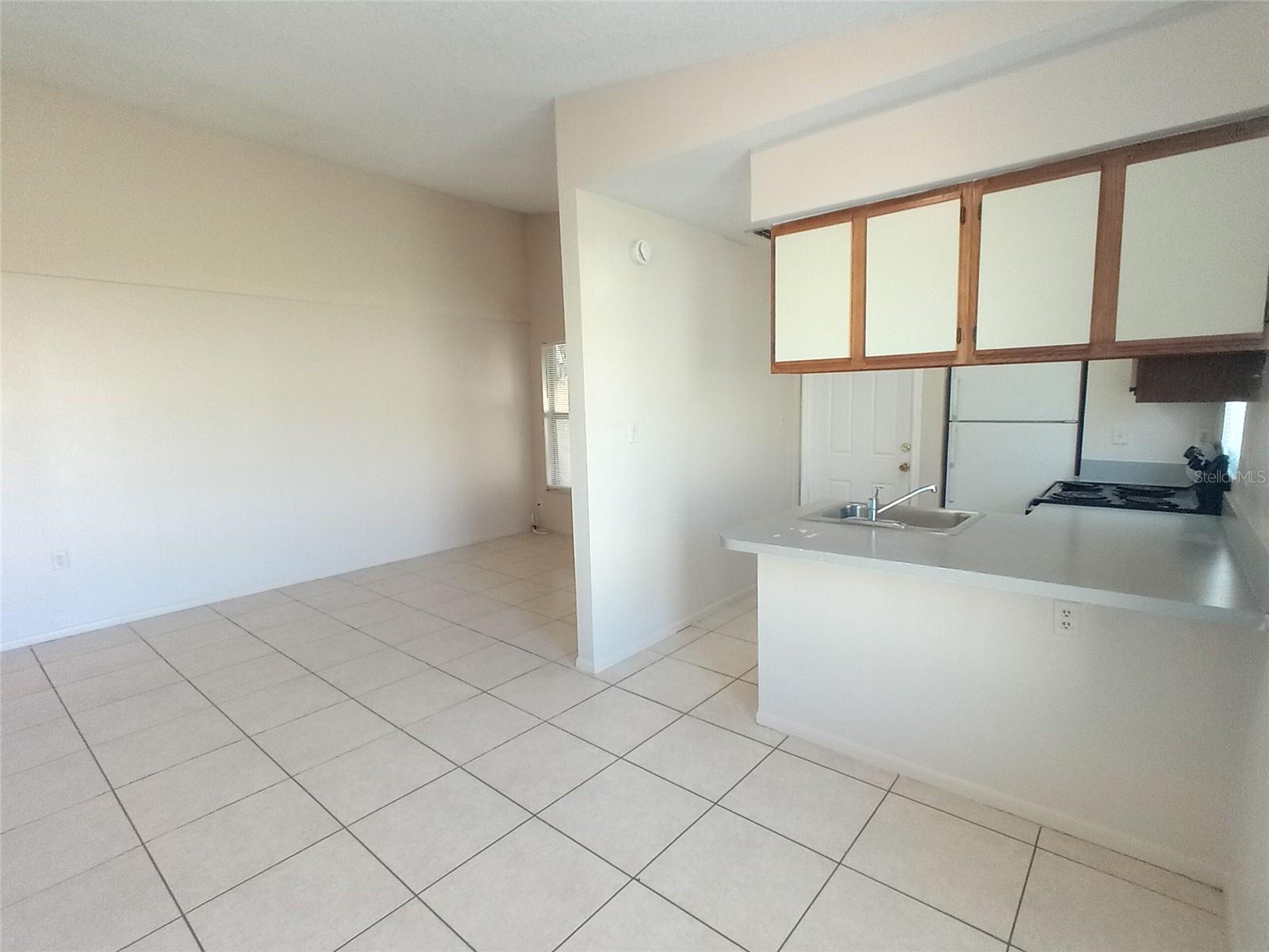 Image 4 of 13 For 2909 Hambleton Avenue