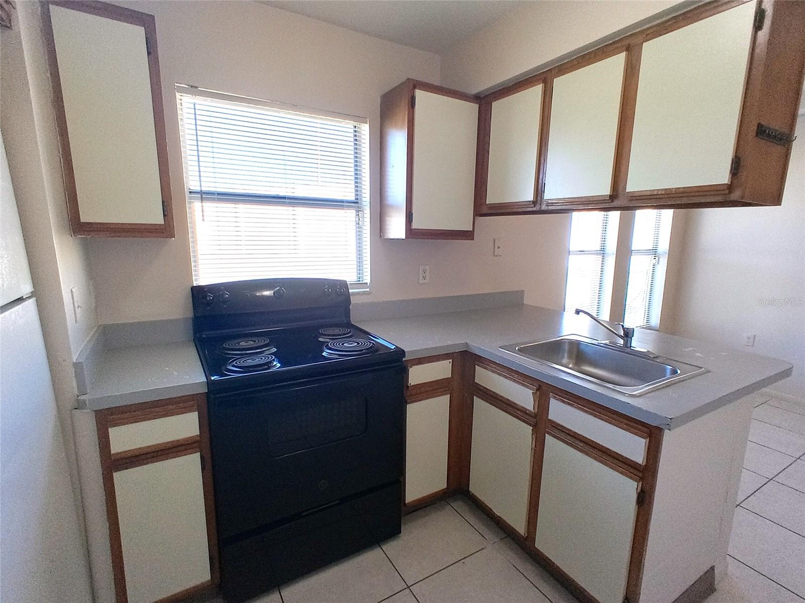 Image 5 of 13 For 2909 Hambleton Avenue