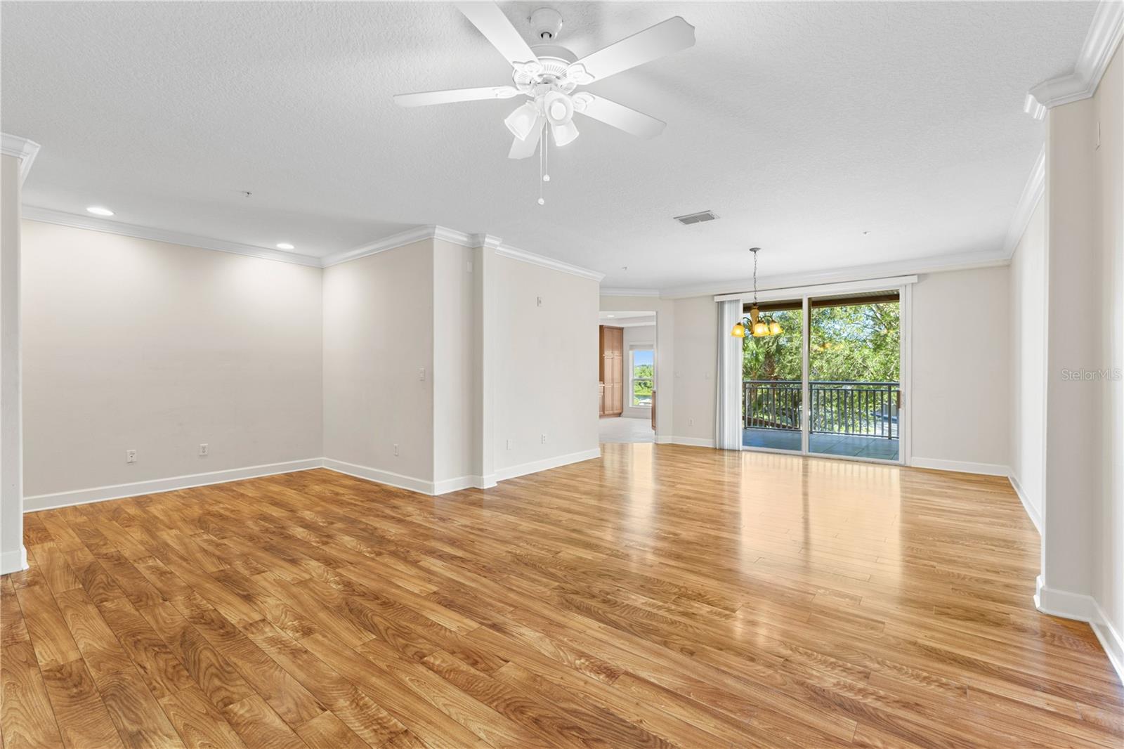 Image 9 of 53 For 7532 Toscana Boulevard 512