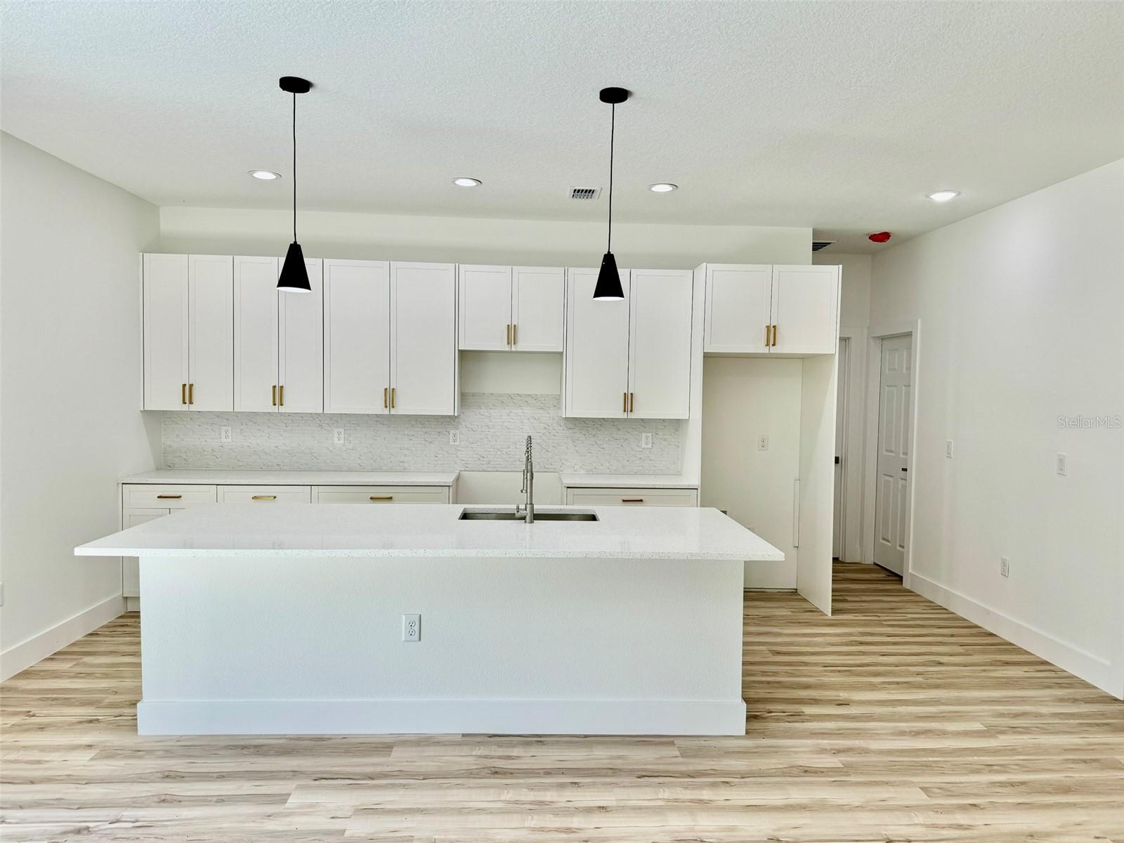 Image 6 of 41 For 10141 Jacobson Way