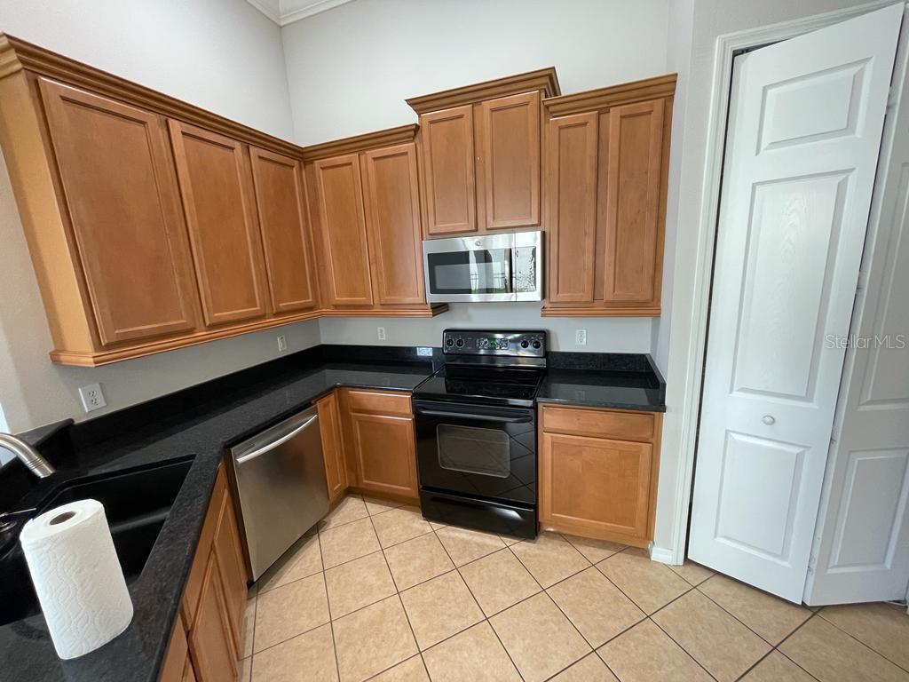 Image 8 of 46 For 3770 Hammonds Ferry Court