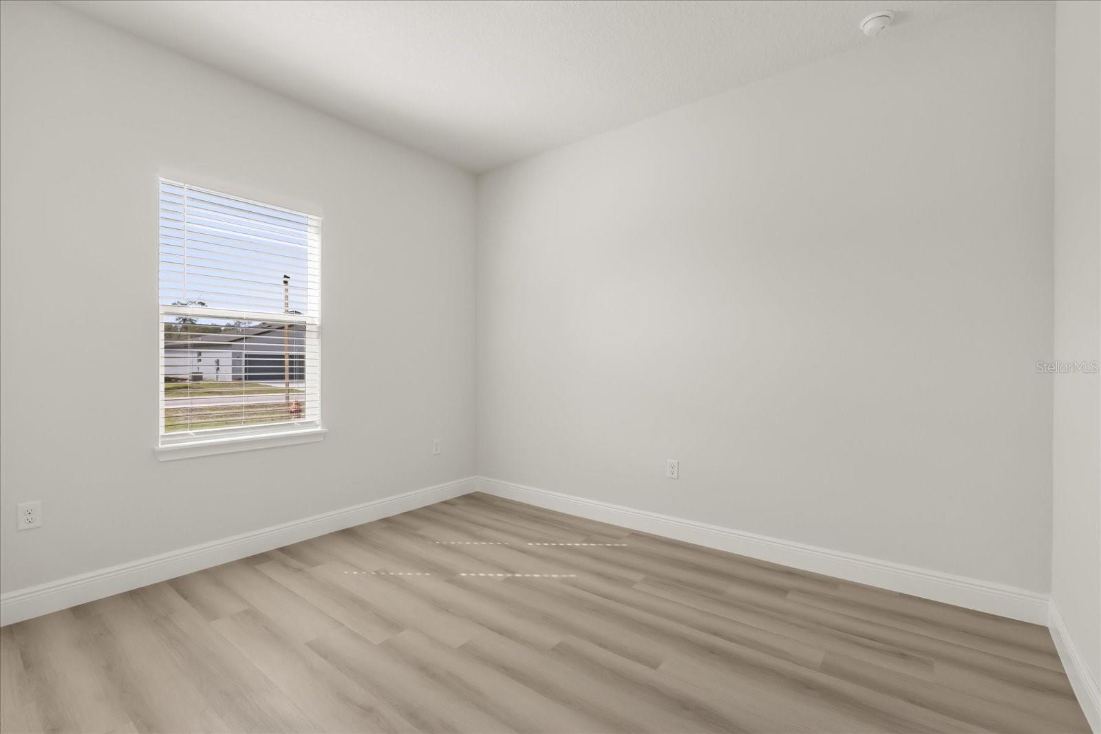 Image 16 of 33 For 3995 151st Street