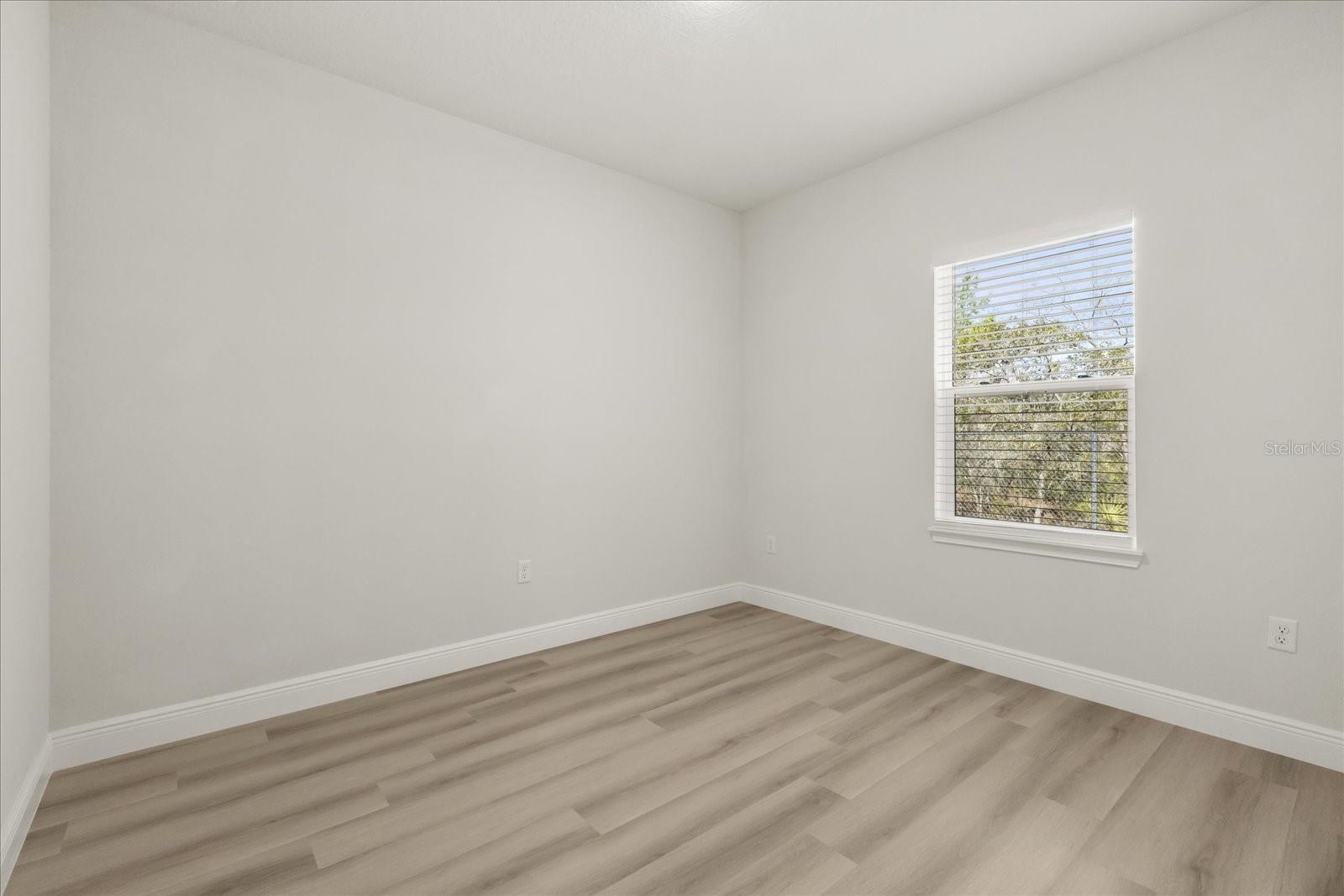 Image 17 of 33 For 3995 151st Street