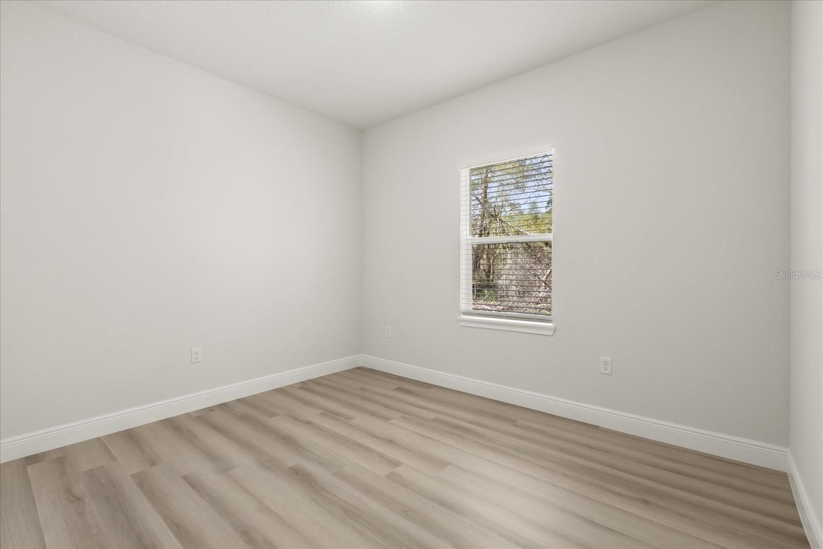 Image 18 of 33 For 3995 151st Street