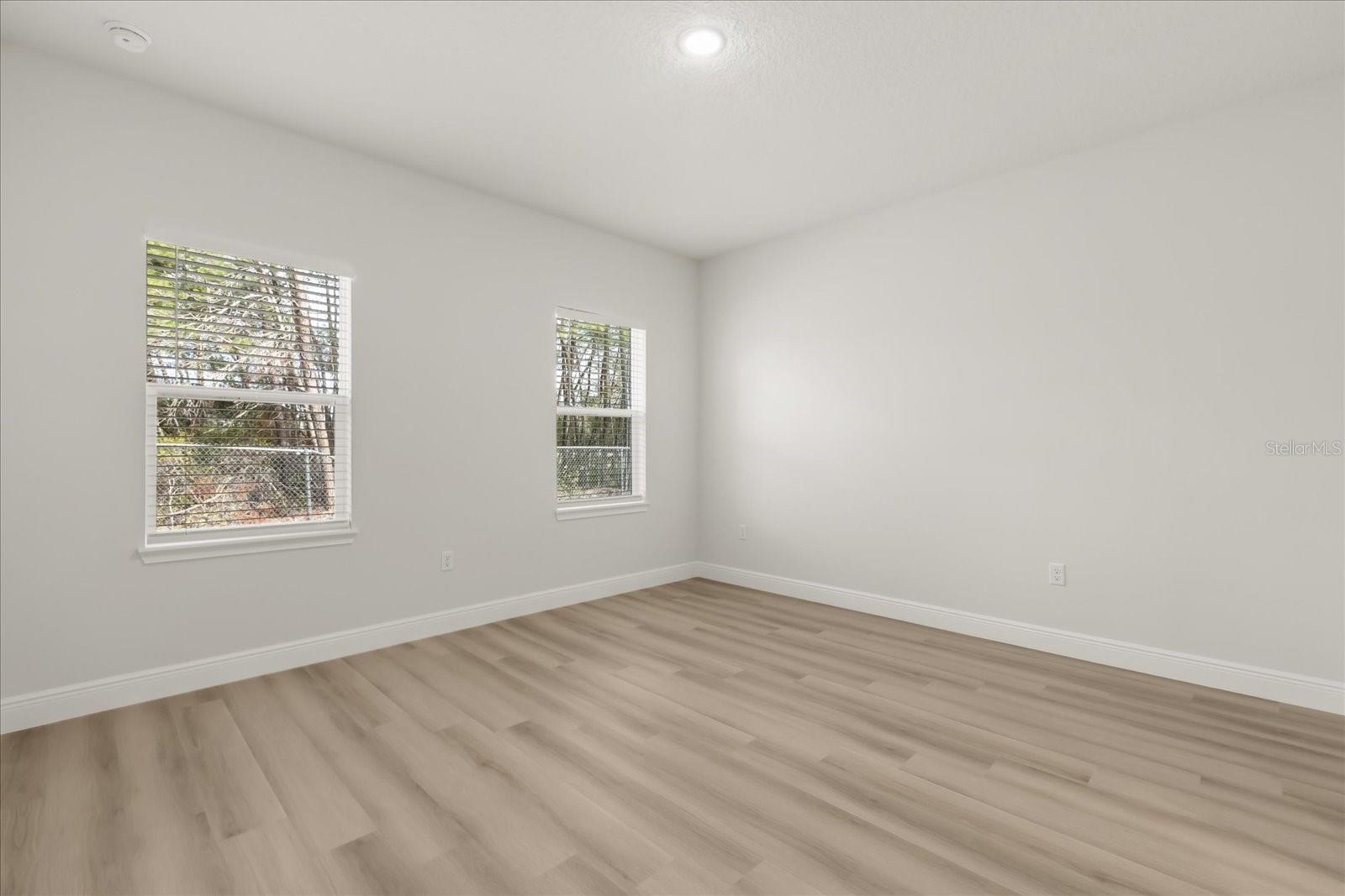 Image 21 of 33 For 3995 151st Street