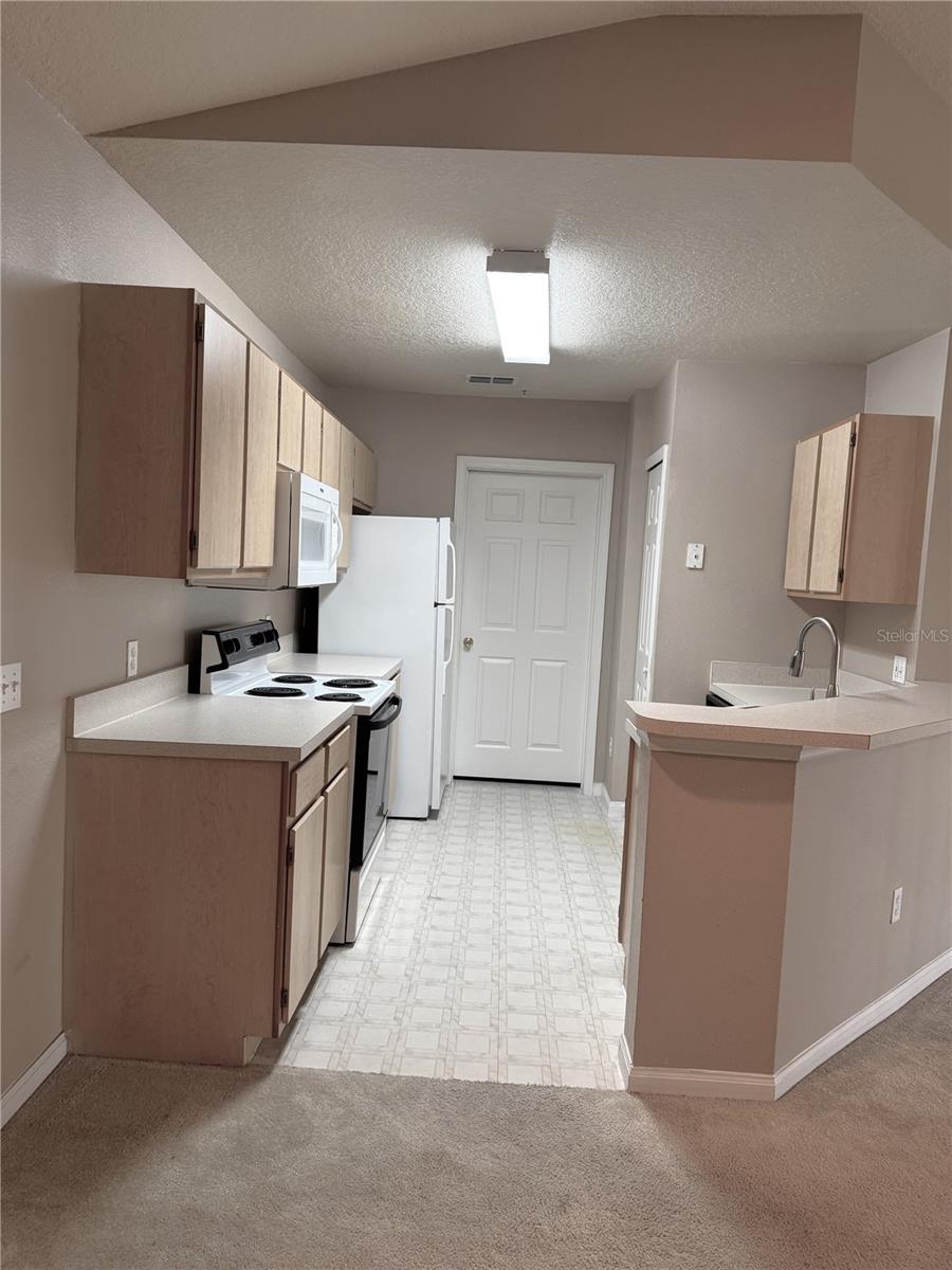 Image 5 of 20 For 6554 Swissco Drive 533