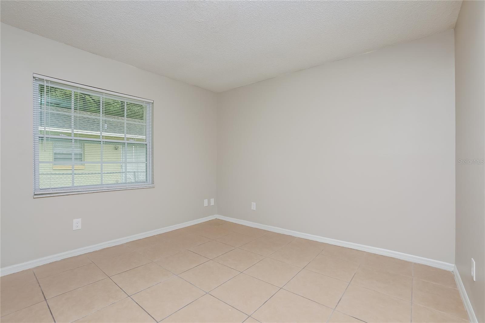 Image 11 of 16 For 902 24th Street