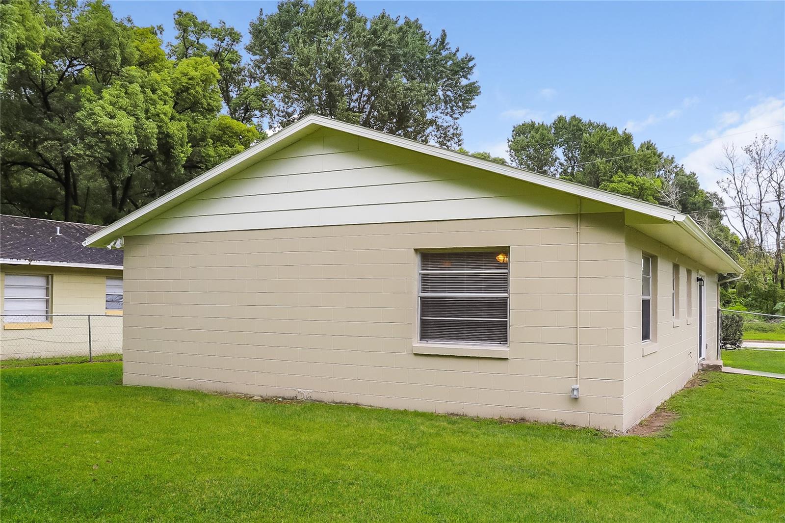 Image 15 of 16 For 902 24th Street