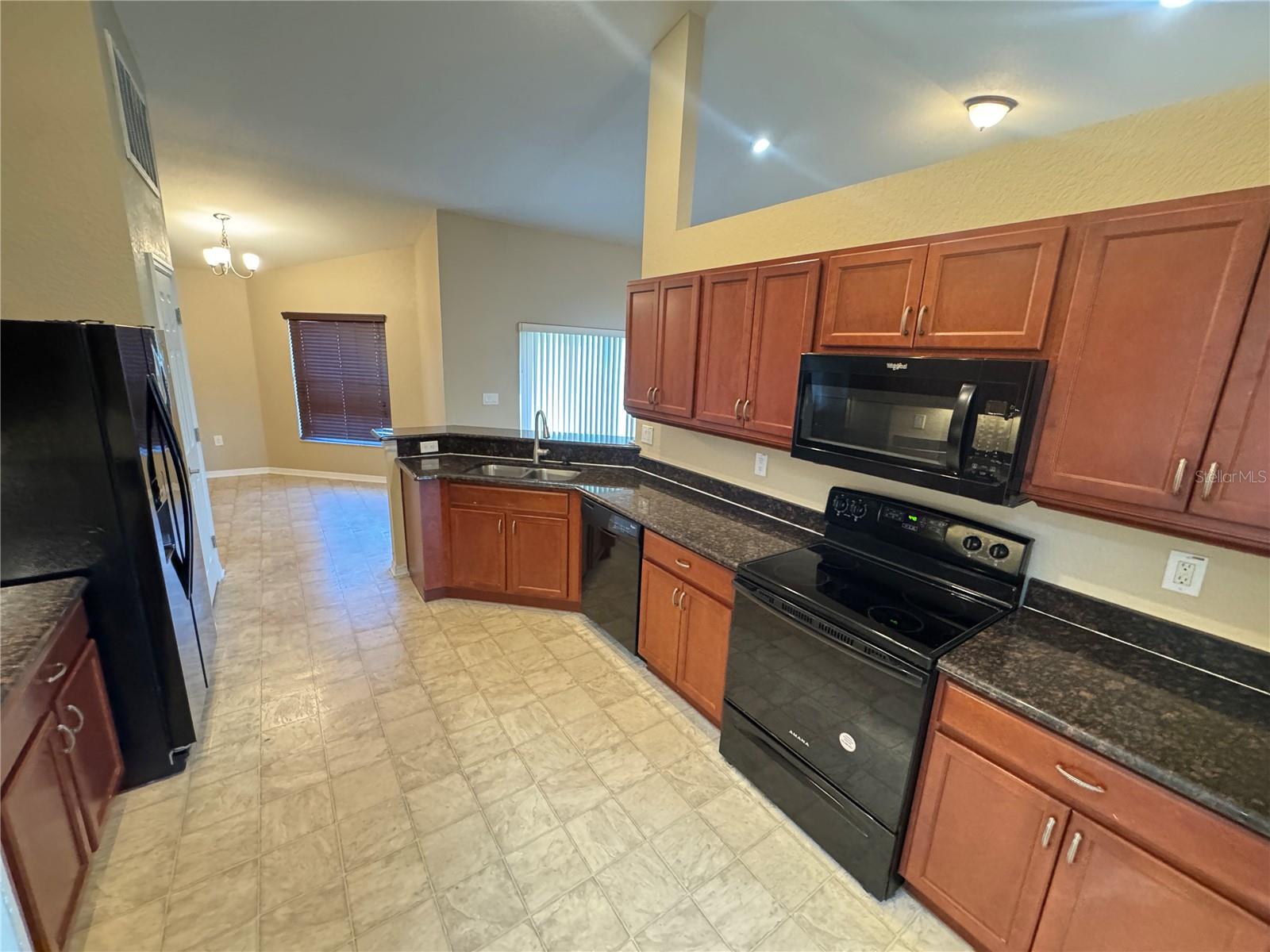 Image 21 of 46 For 4876 Summerfield Circle