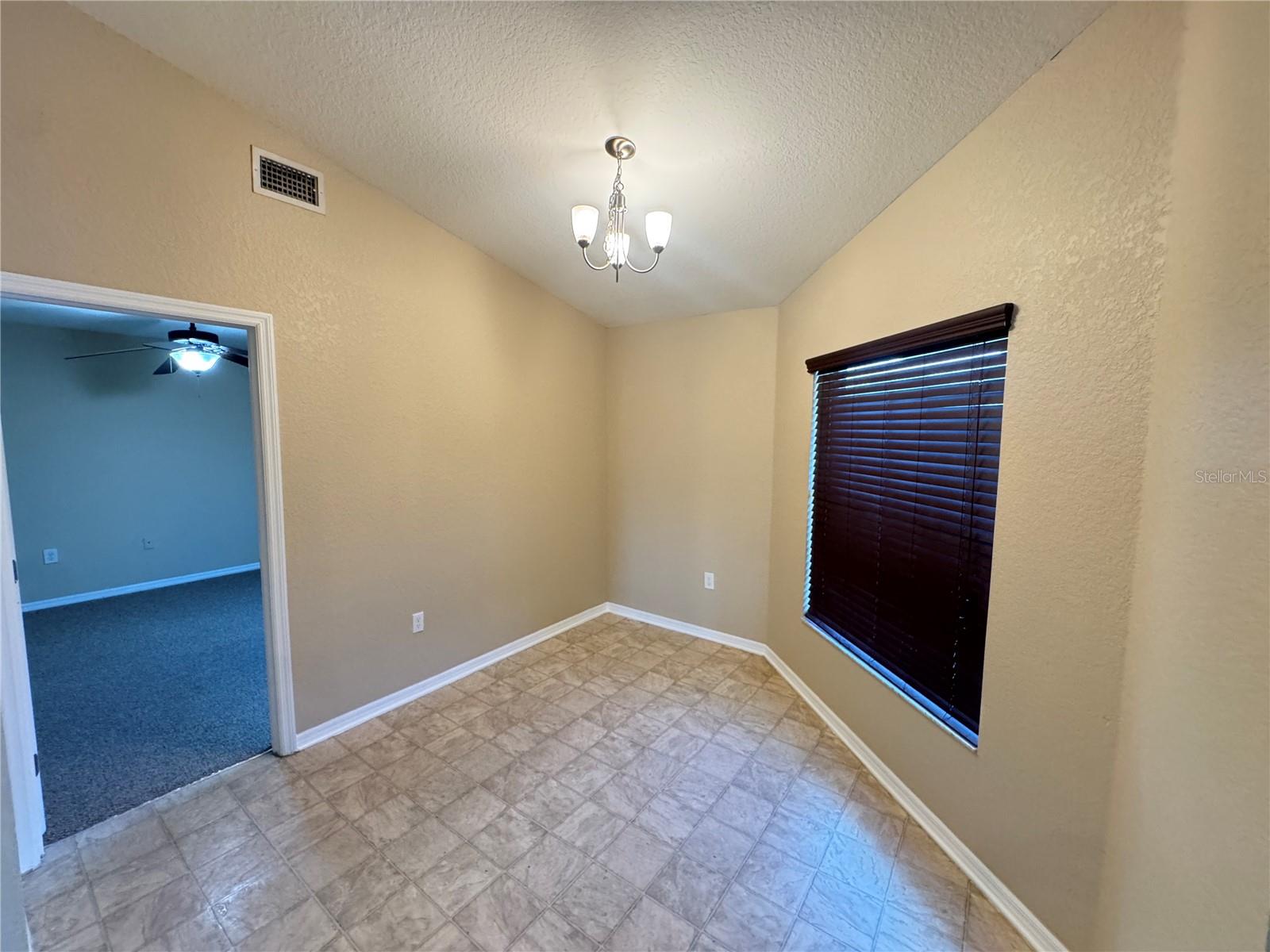 Image 23 of 46 For 4876 Summerfield Circle