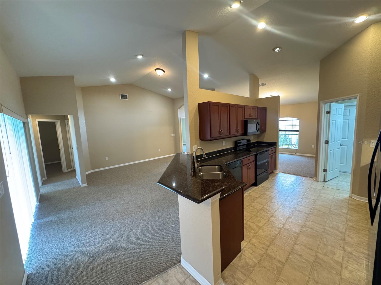 Image 34 of 46 For 4876 Summerfield Circle