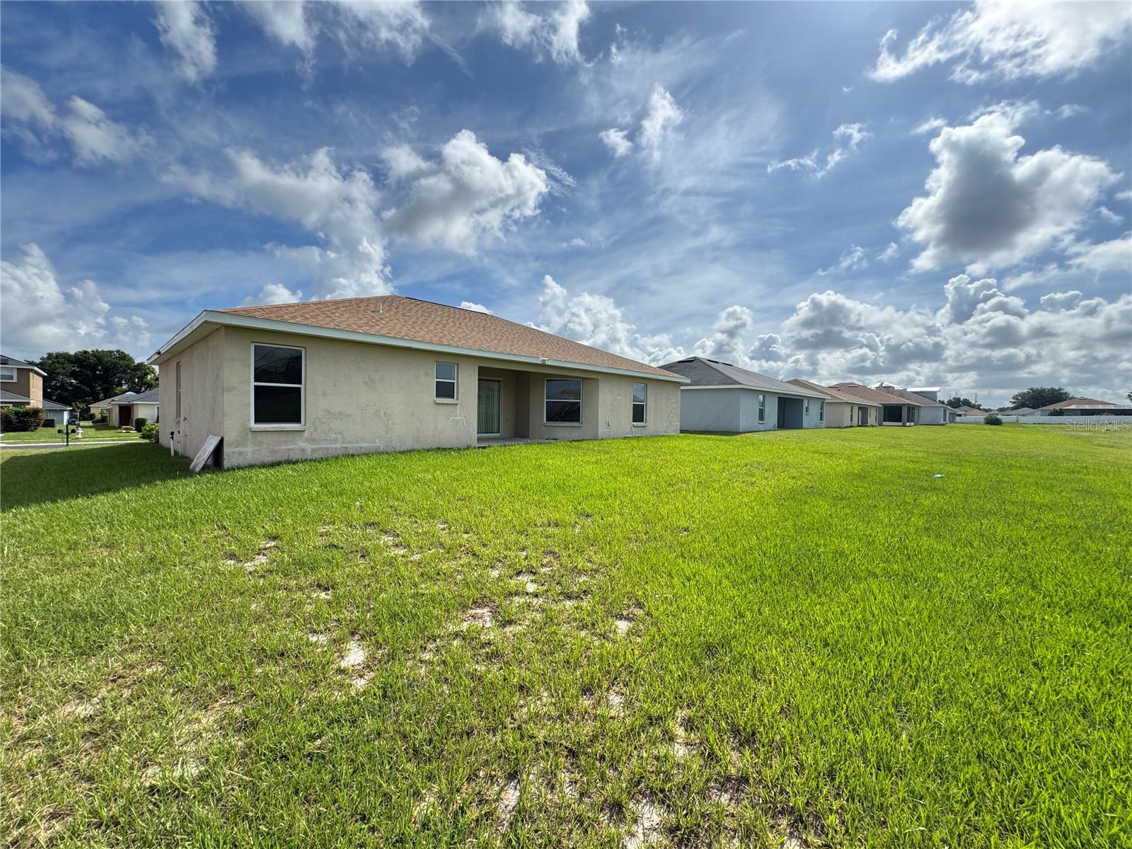 Image 5 of 46 For 4876 Summerfield Circle