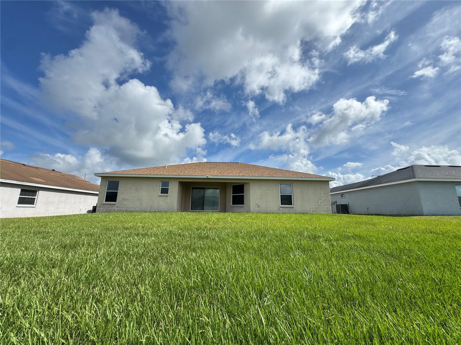 Image 6 of 46 For 4876 Summerfield Circle