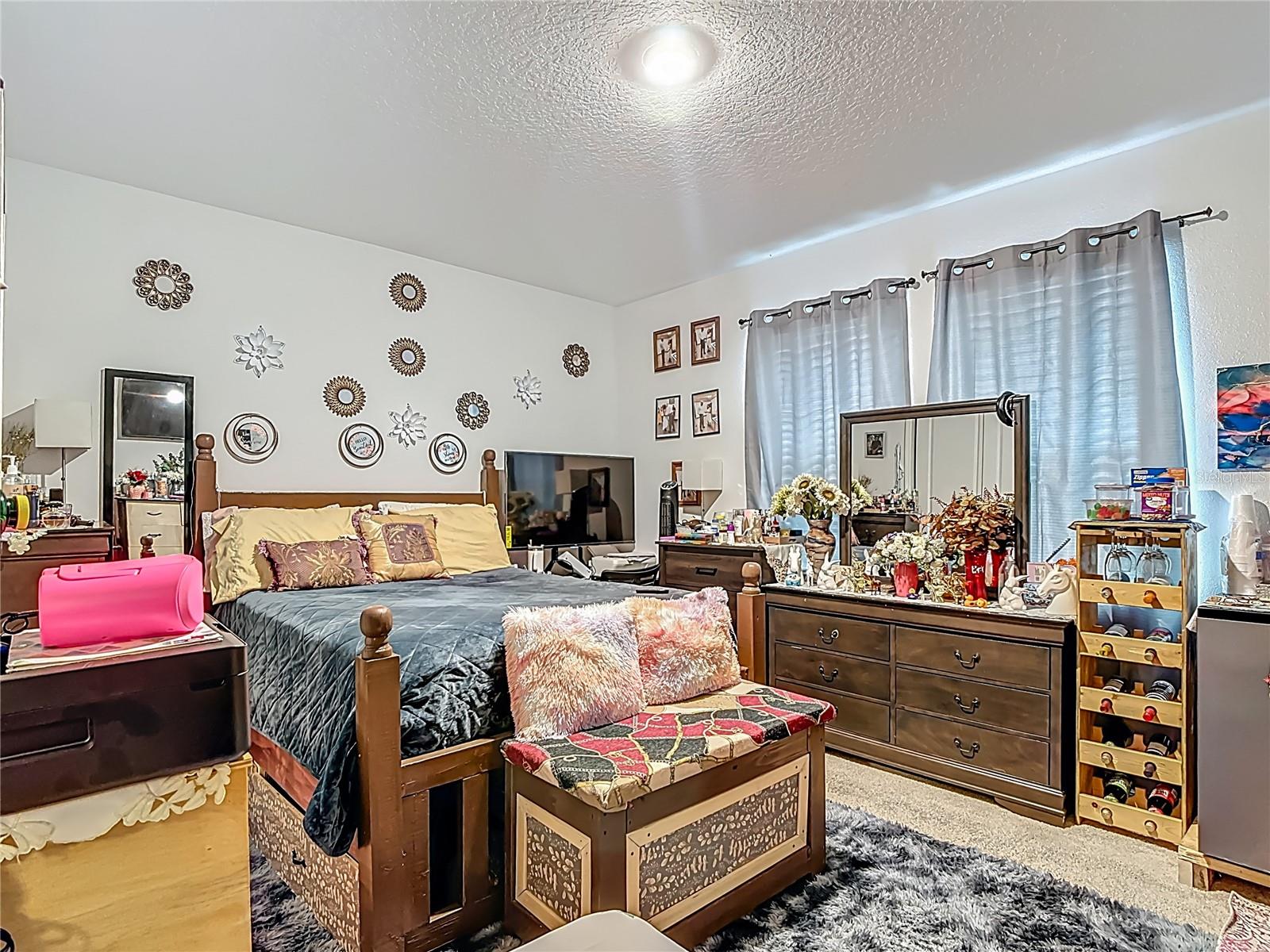 Image 26 of 60 For 711 Steerview Street
