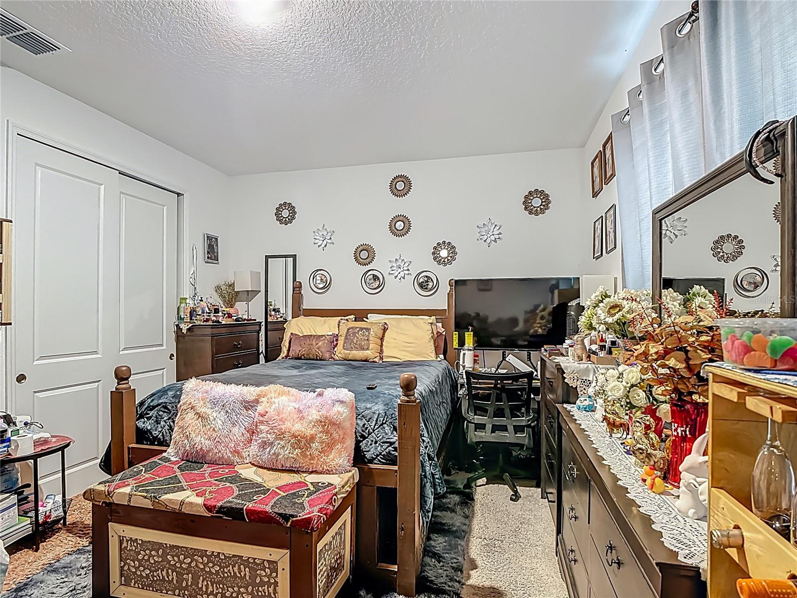 Image 27 of 60 For 711 Steerview Street