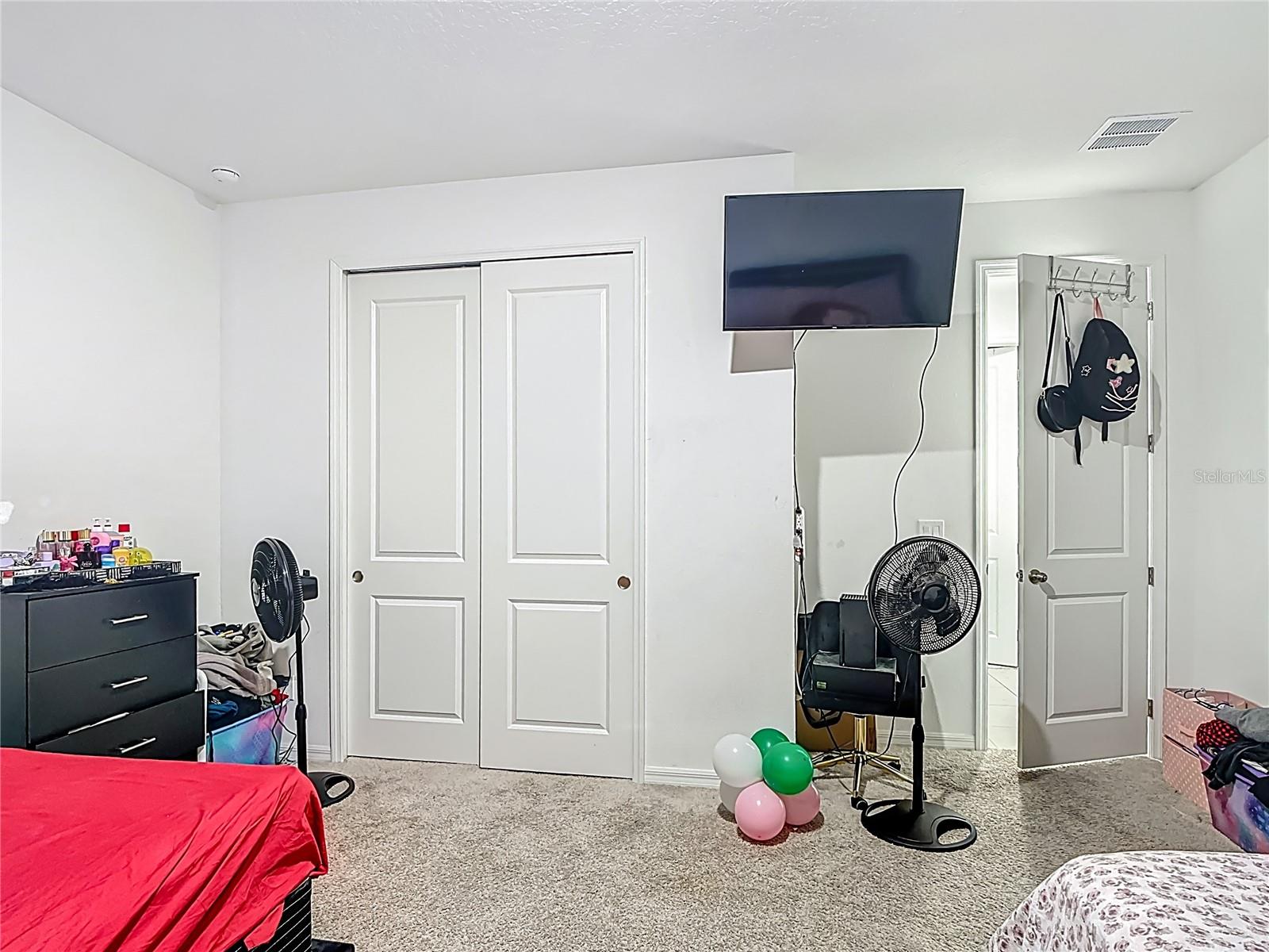 Image 35 of 60 For 711 Steerview Street