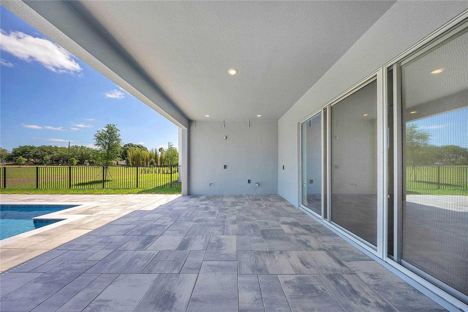 Image 12 of 43 For 13271 Tollcross Way