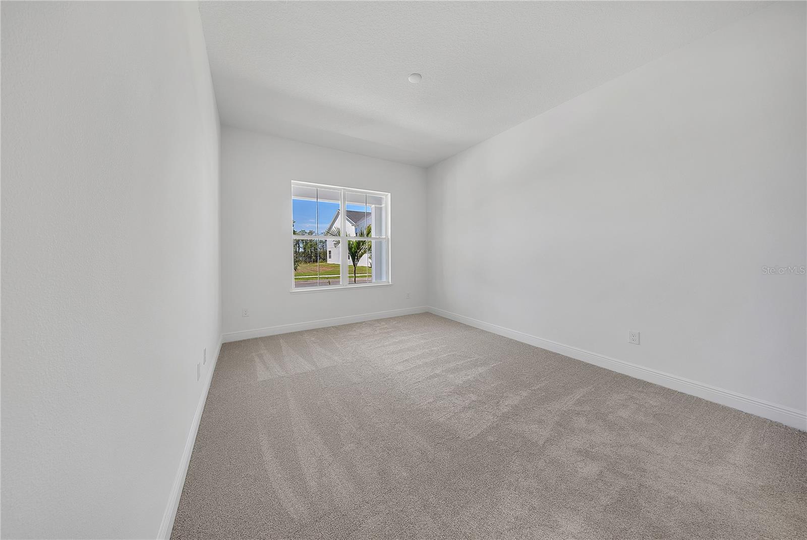 Image 22 of 43 For 13271 Tollcross Way