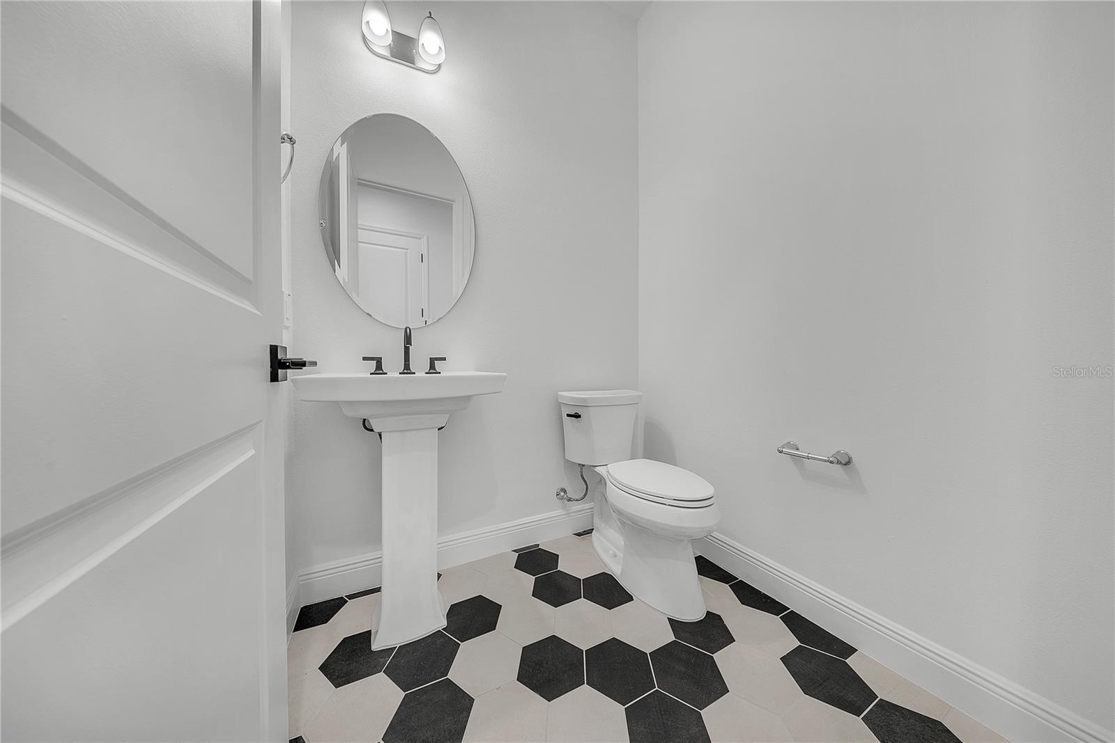 Image 29 of 43 For 13271 Tollcross Way