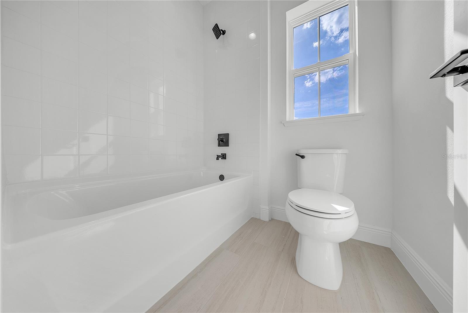 Image 90 of 95 For 13271 Tollcross Way