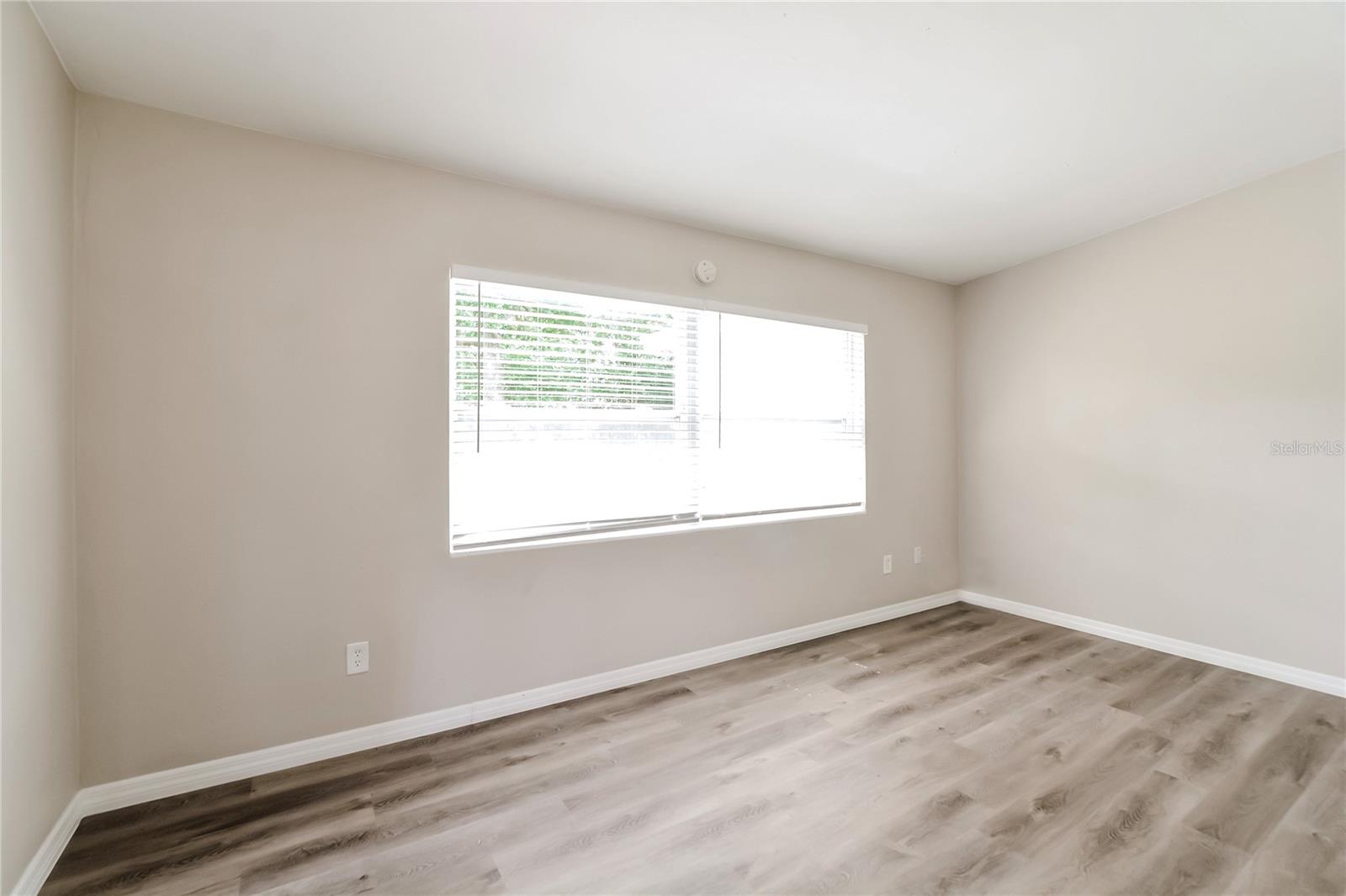 Image 2 of 15 For 6114 Oakcrest Circle