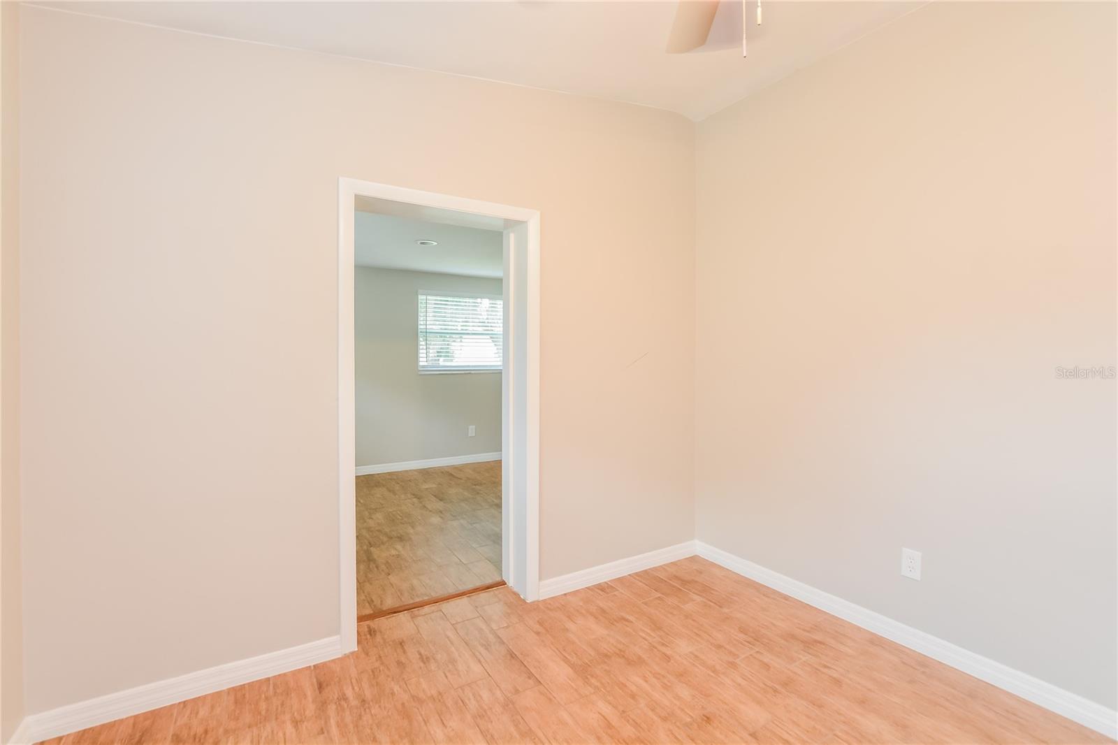 Image 7 of 15 For 6114 Oakcrest Circle