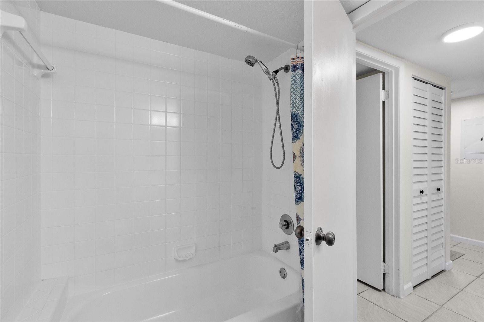 Image 16 of 22 For 1036 Bonaire Drive 2834