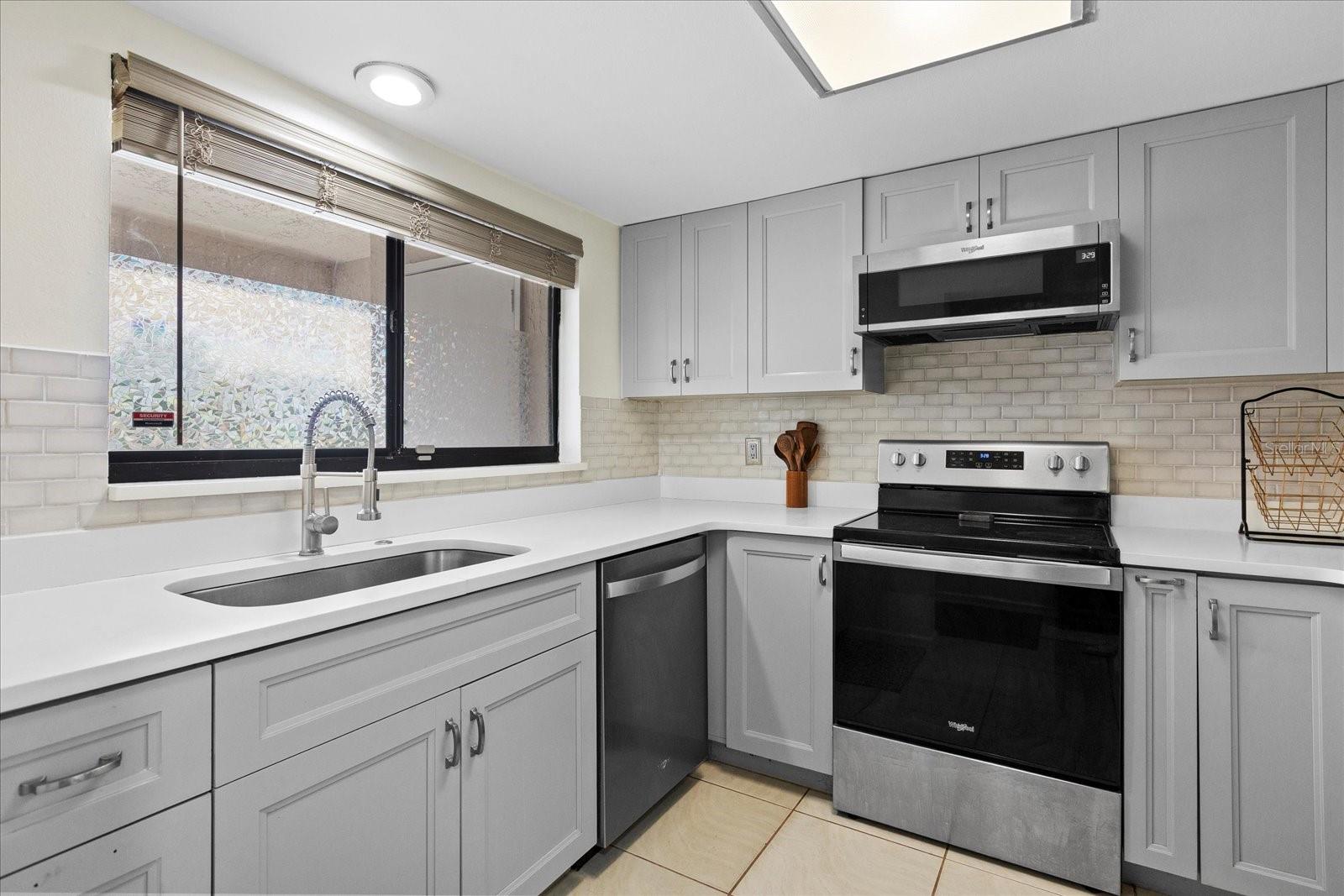 Image 4 of 22 For 1036 Bonaire Drive 2834