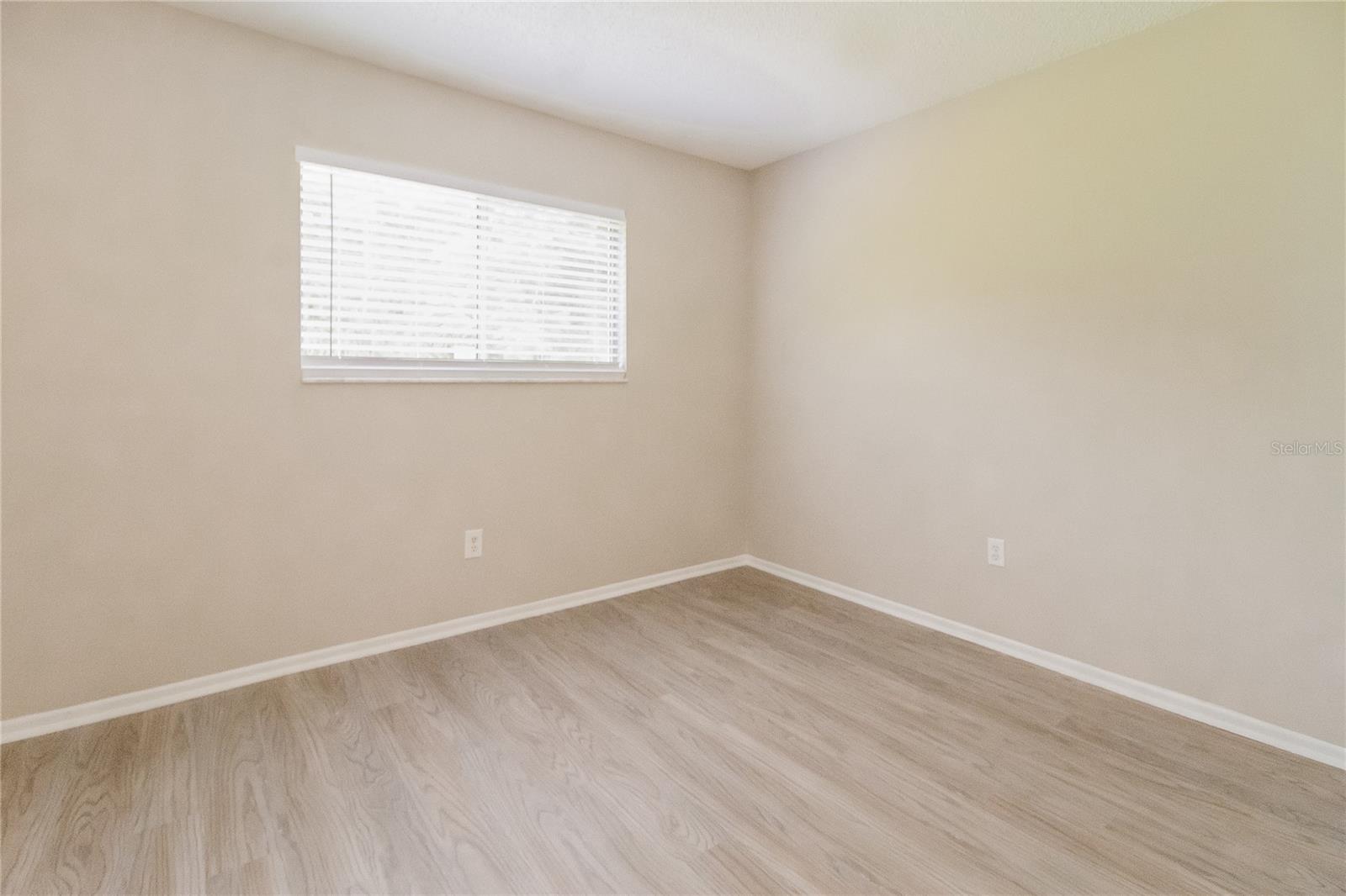Image 12 of 16 For 340 Ashbourne Drive