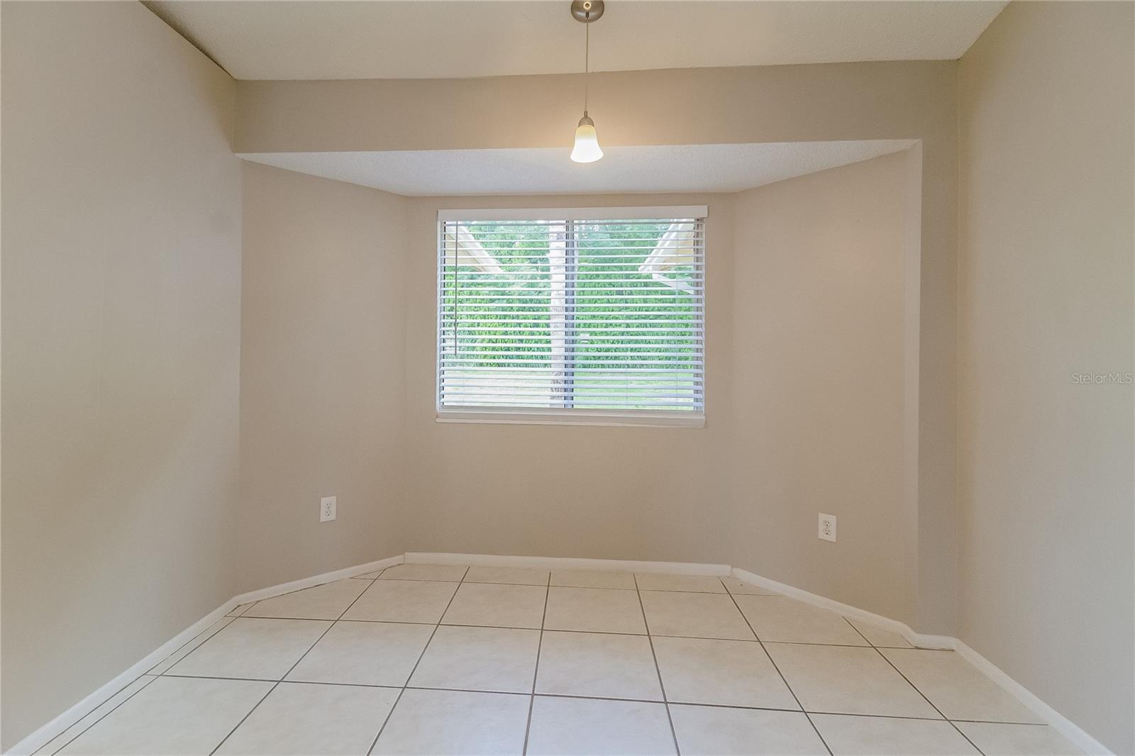 Image 6 of 16 For 340 Ashbourne Drive