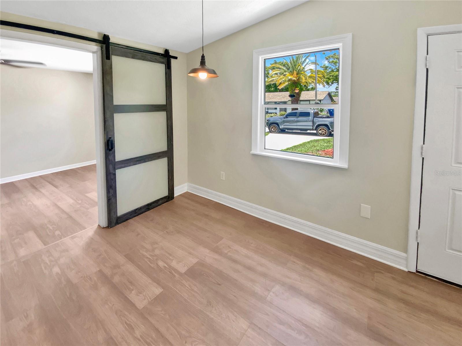 Listing photo id 21 for 4233 Las Vegas Drive