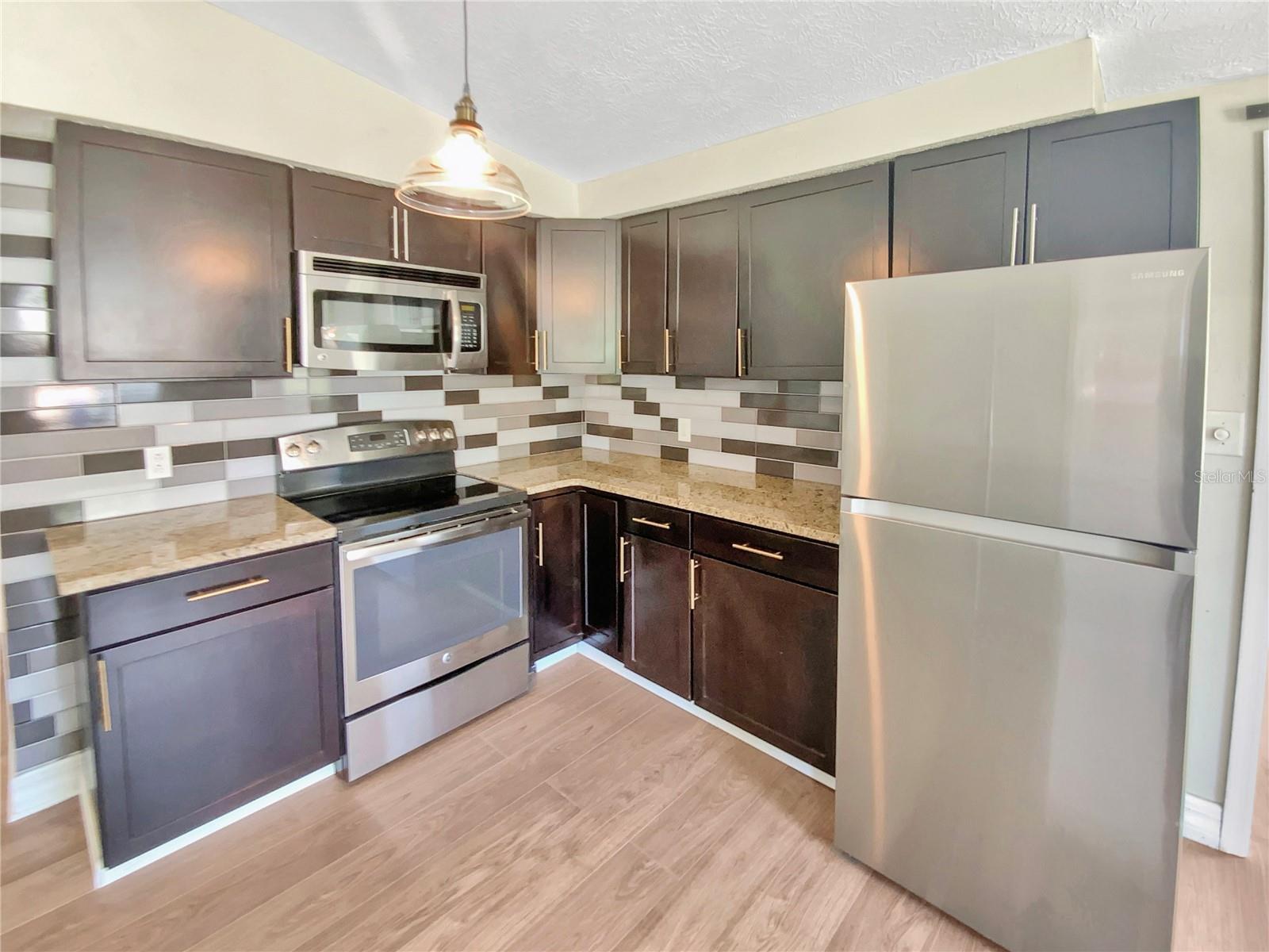 Listing photo id 24 for 4233 Las Vegas Drive
