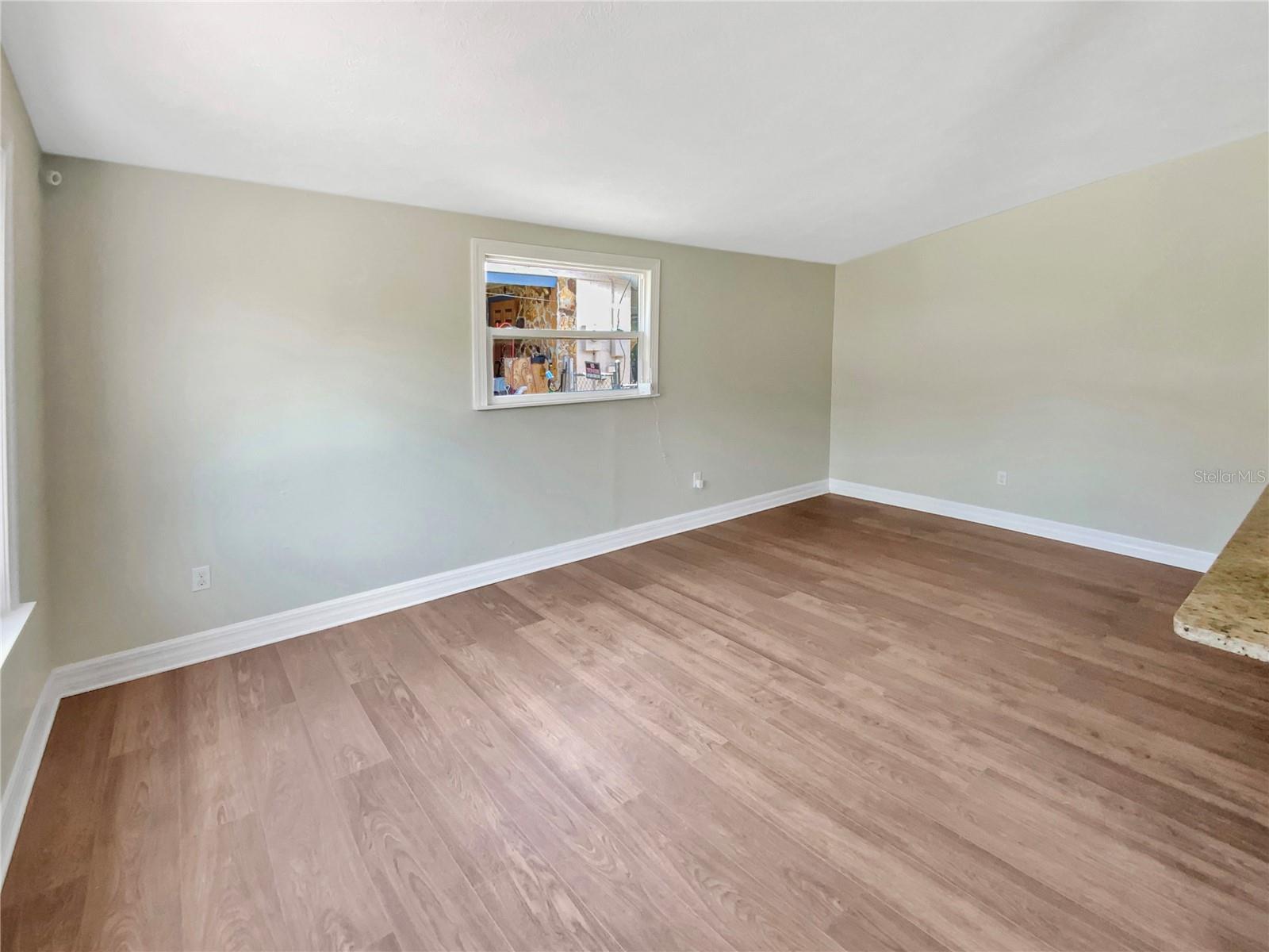 Listing photo id 1 for 4233 Las Vegas Drive