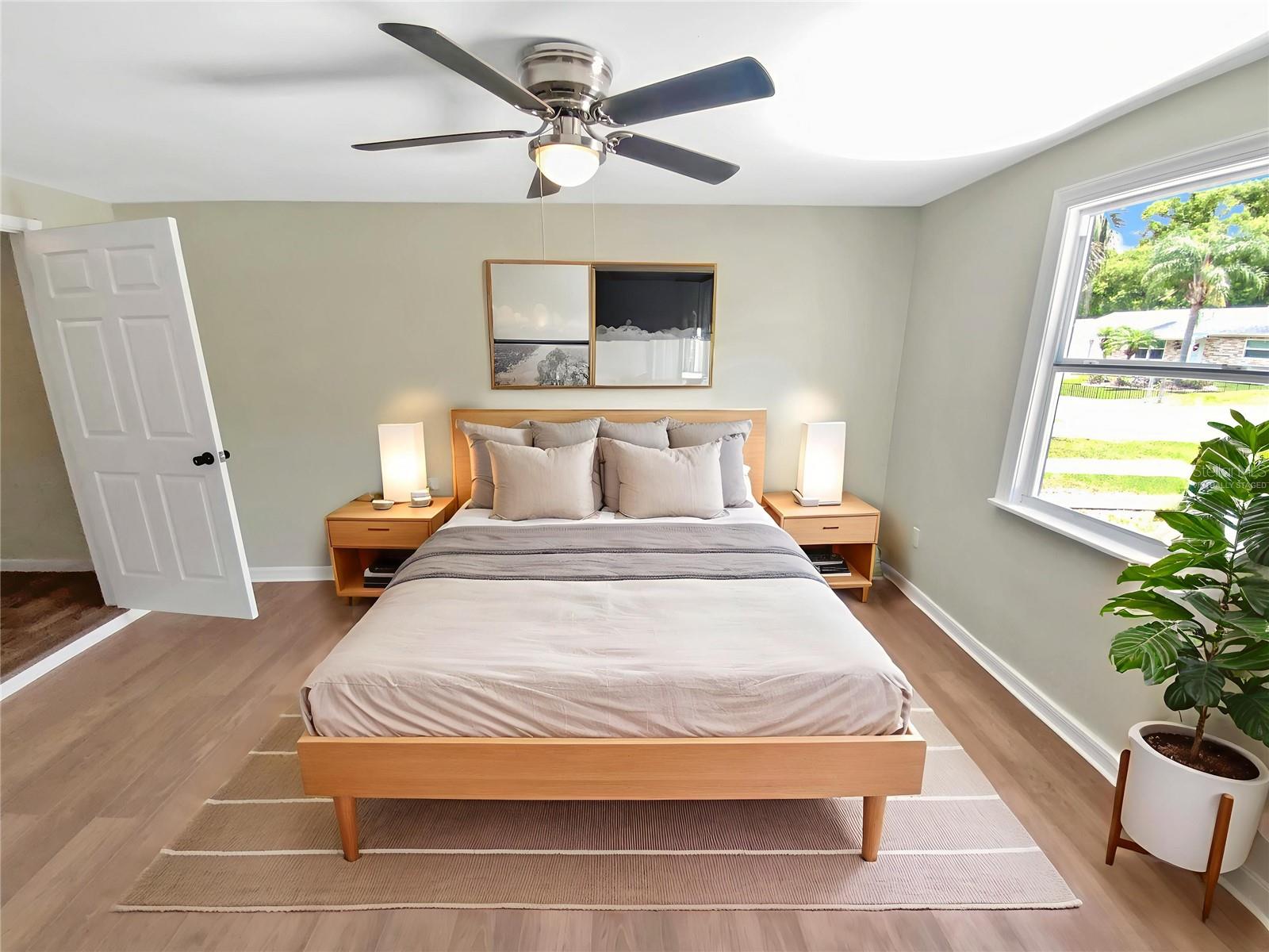 Listing photo id 2 for 4233 Las Vegas Drive