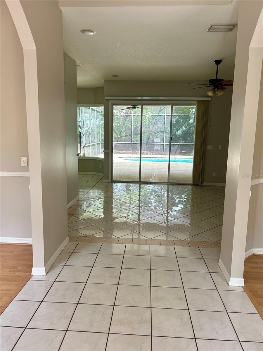 Image 12 of 44 For 10433 Lake Hill Drive