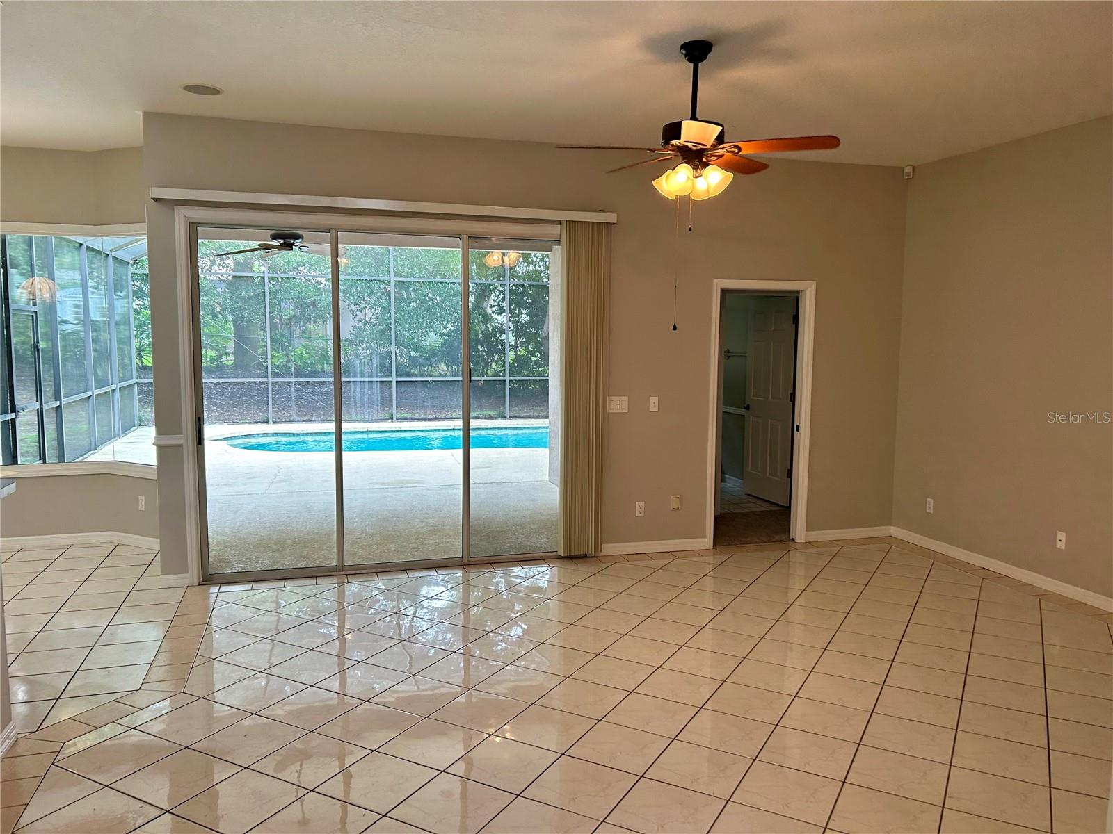 Image 13 of 44 For 10433 Lake Hill Drive